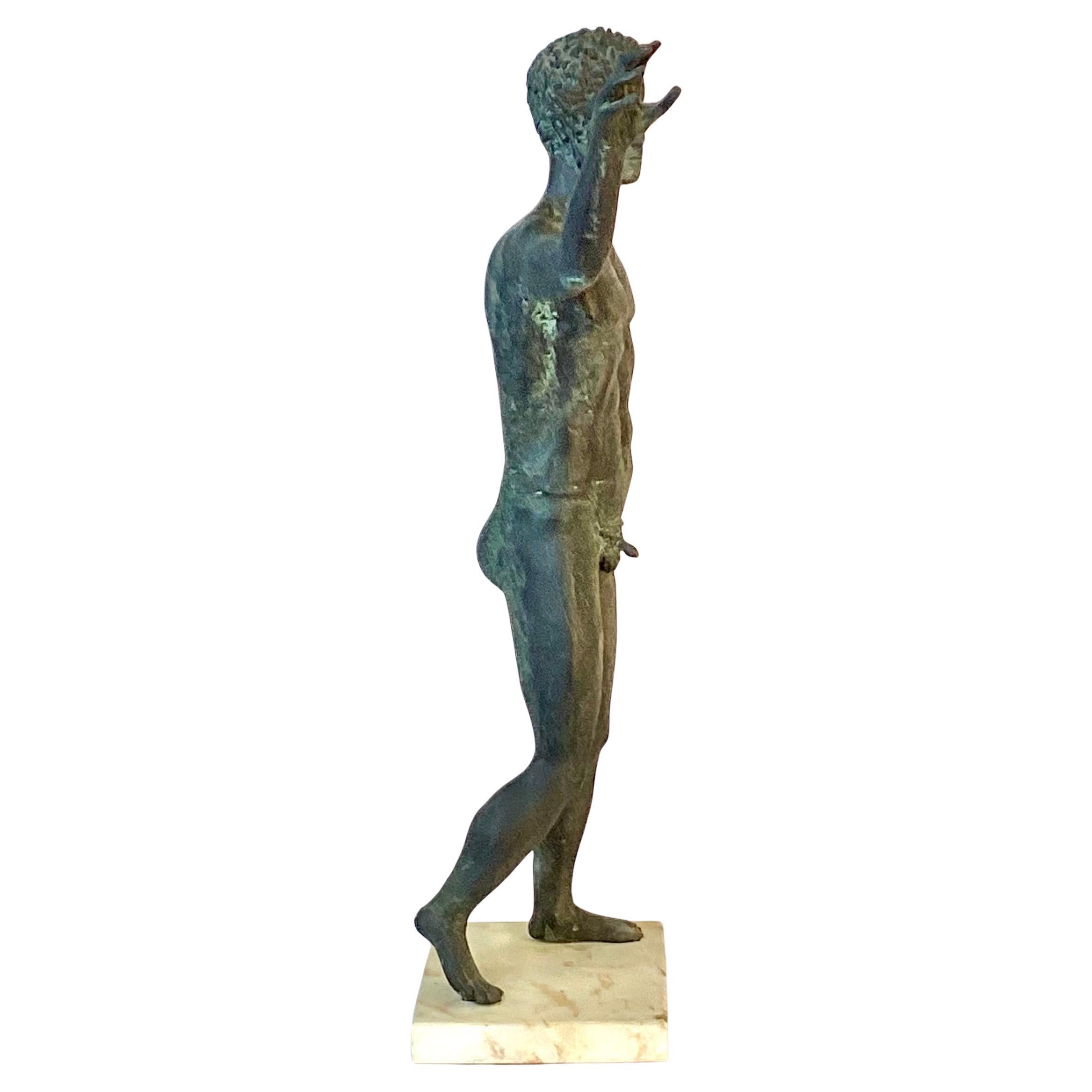 Scultura in bronzo del Giovane di Antikythera in vendita 1