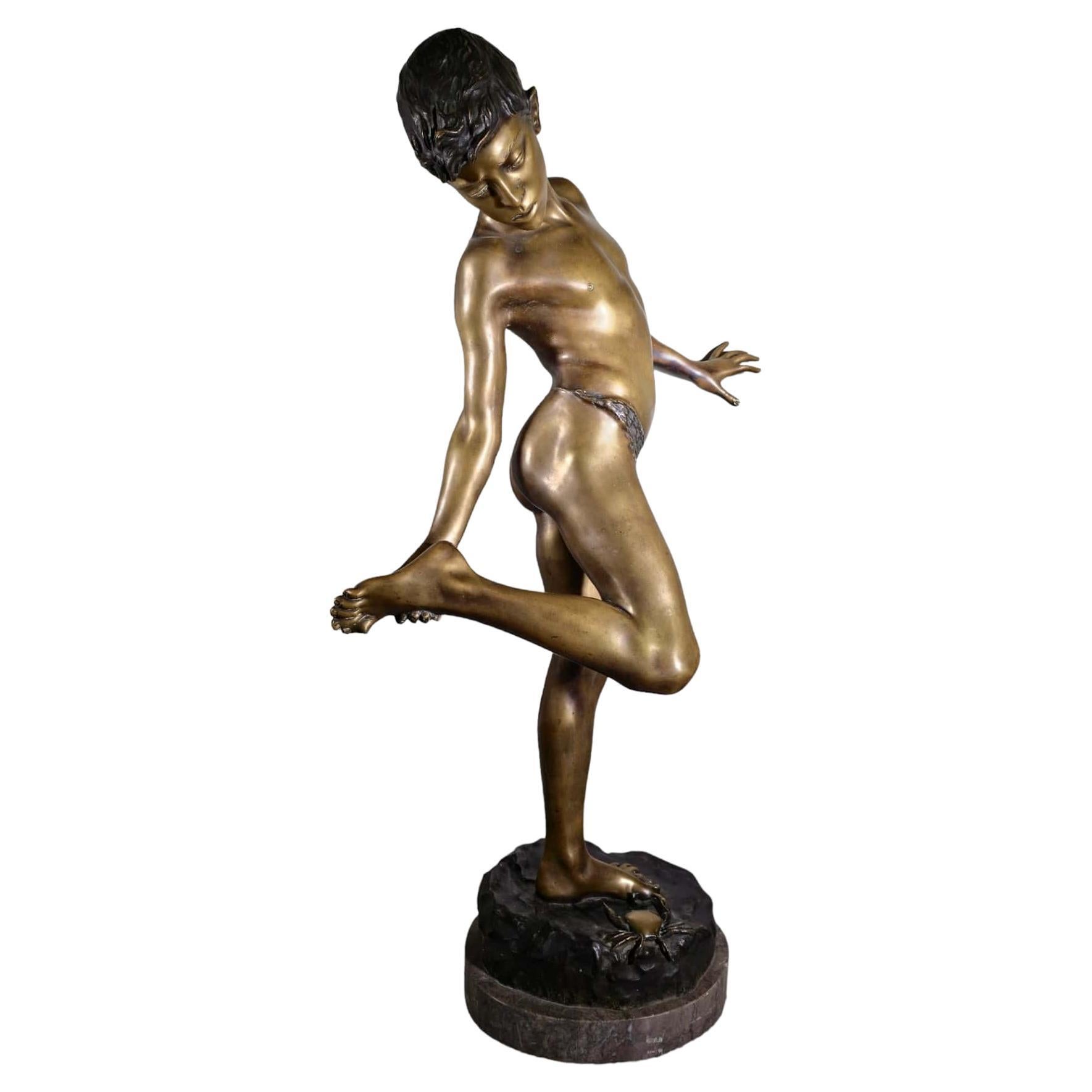 Bronzeskulptur eines Kindes aus Bronze - 105 cm im Angebot