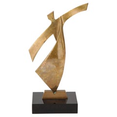 Sculpture en bronze d'une figure dansante de D. Delo