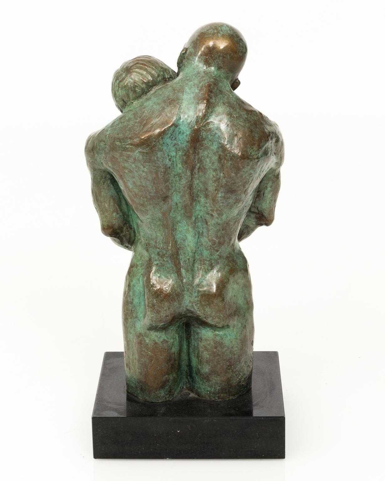 Bronzeskulptur eines sich umarmenden Paares von Yuroz Signiert und nummeriert 3