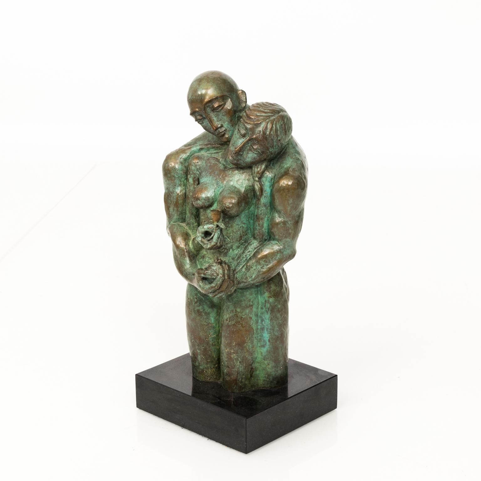 Bronzeskulptur eines sich umarmenden Paares von Yuroz Signiert und nummeriert 5