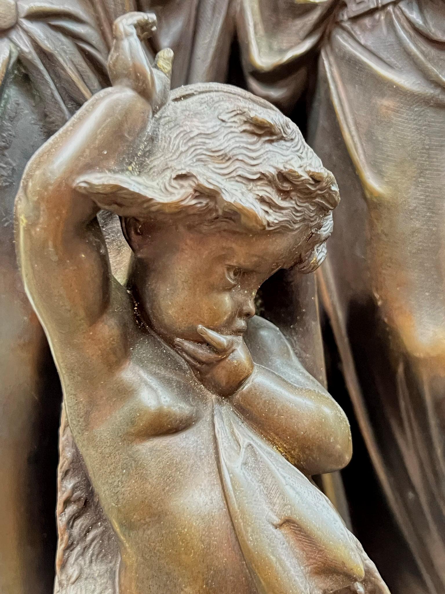 XIXe siècle Sculpture en bronze d'une jeune fille par Auguste Joseph Carrier en vente