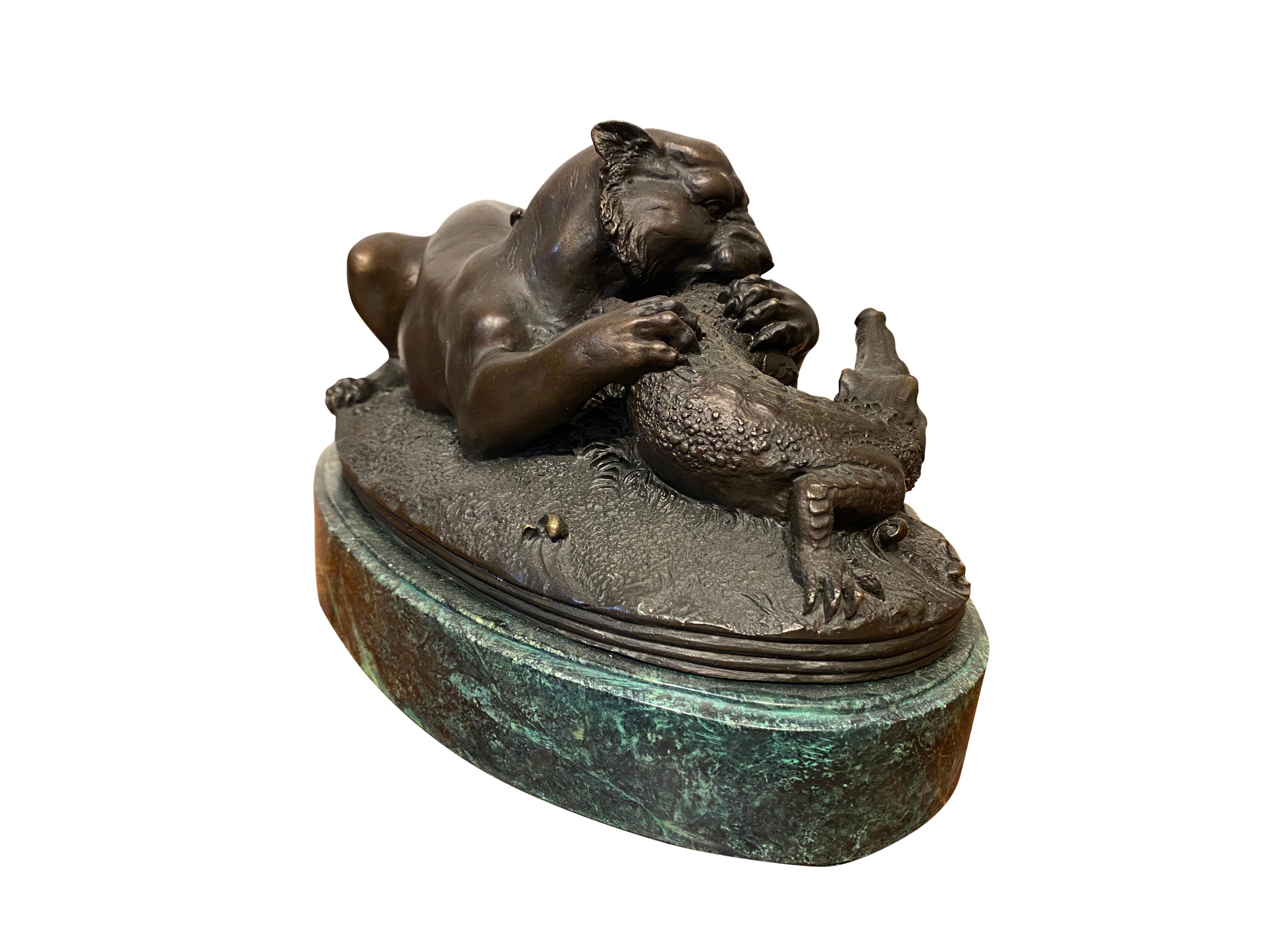 Bronze Sculpture of Panther and Crocodile Fight, 20th Century For Sale 8