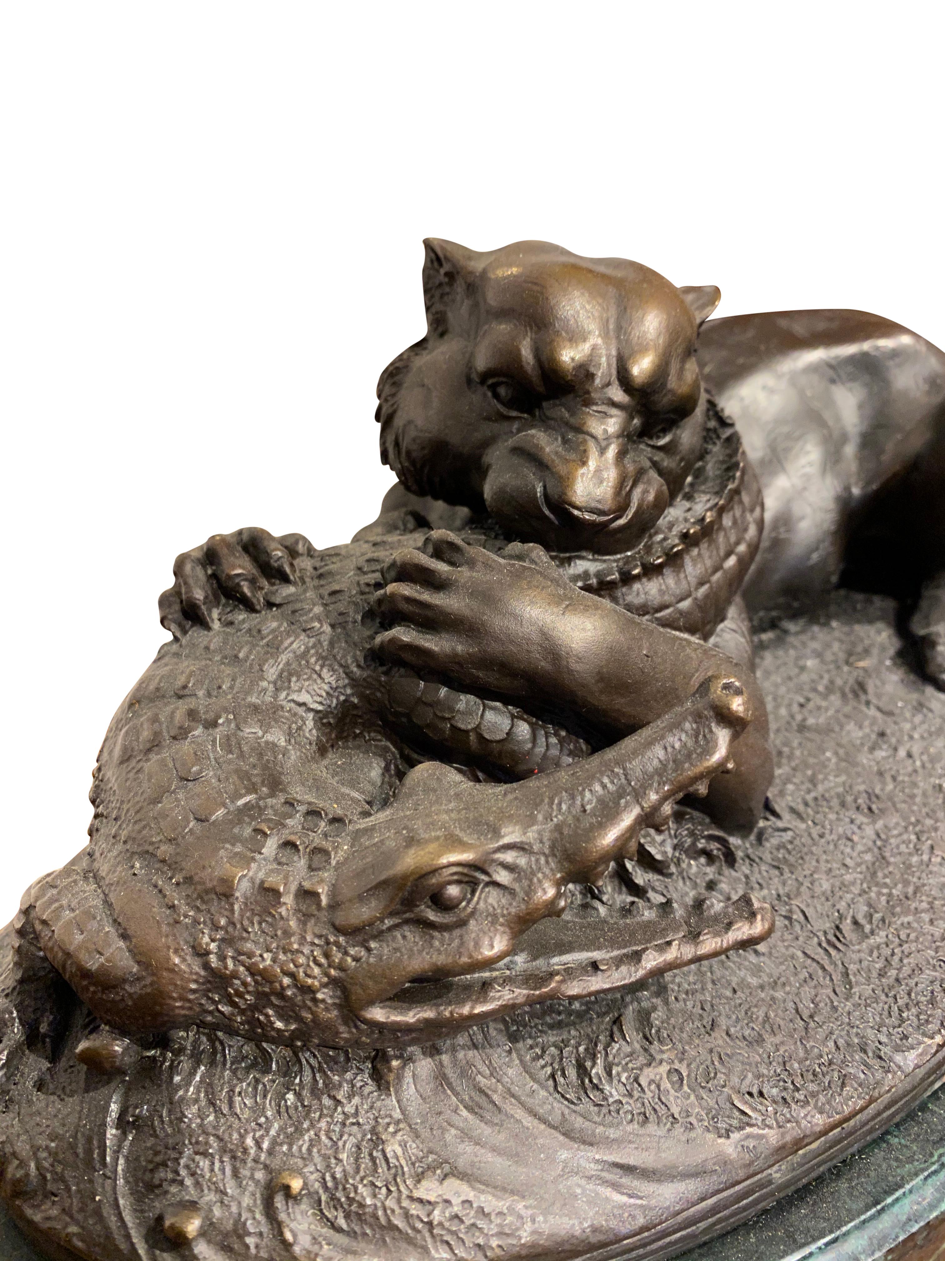 Bronze Sculpture of Panther and Crocodile Fight, 20th Century For Sale 2