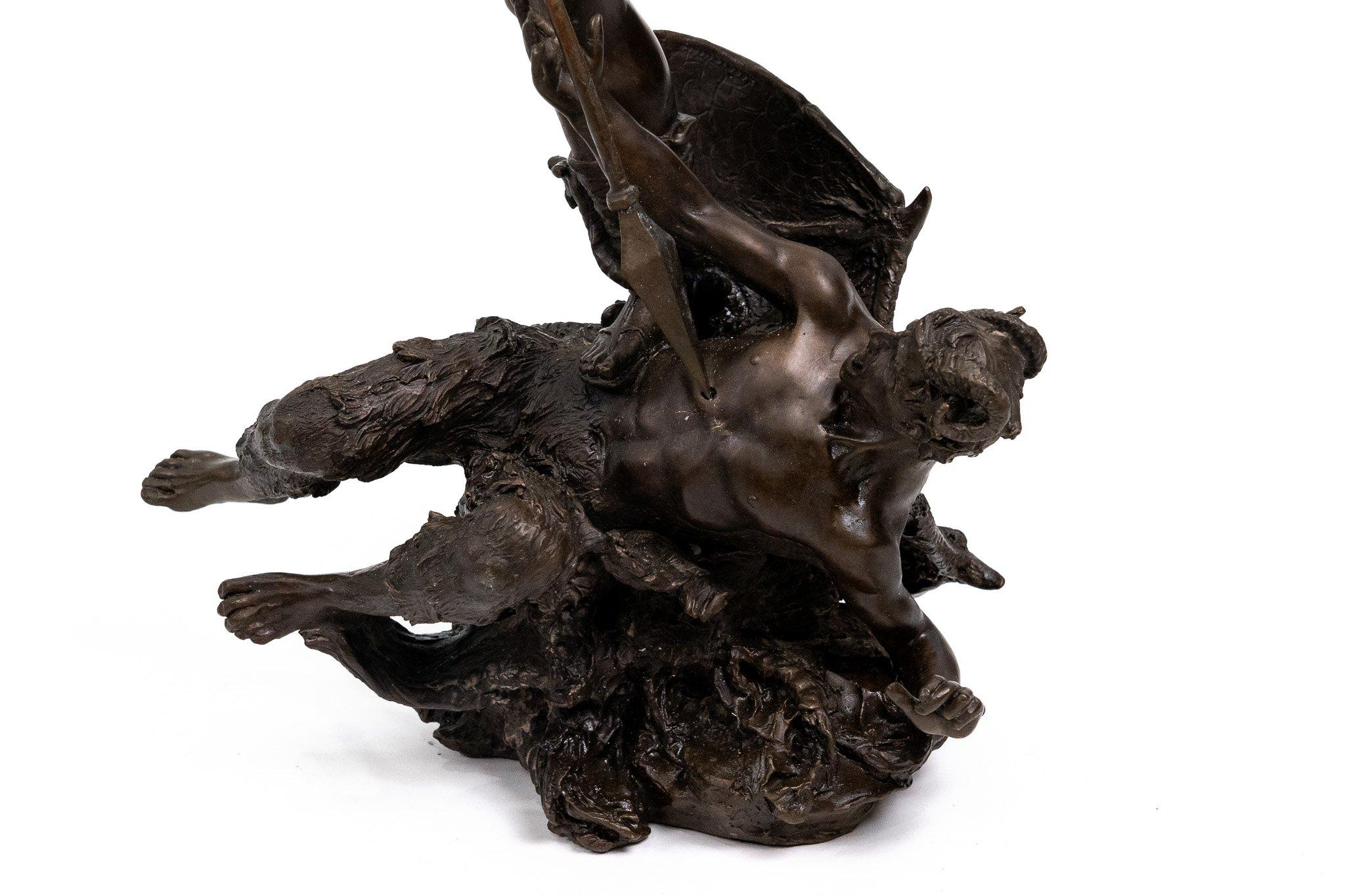 Escultura de bronce de San Miguel en venta 2