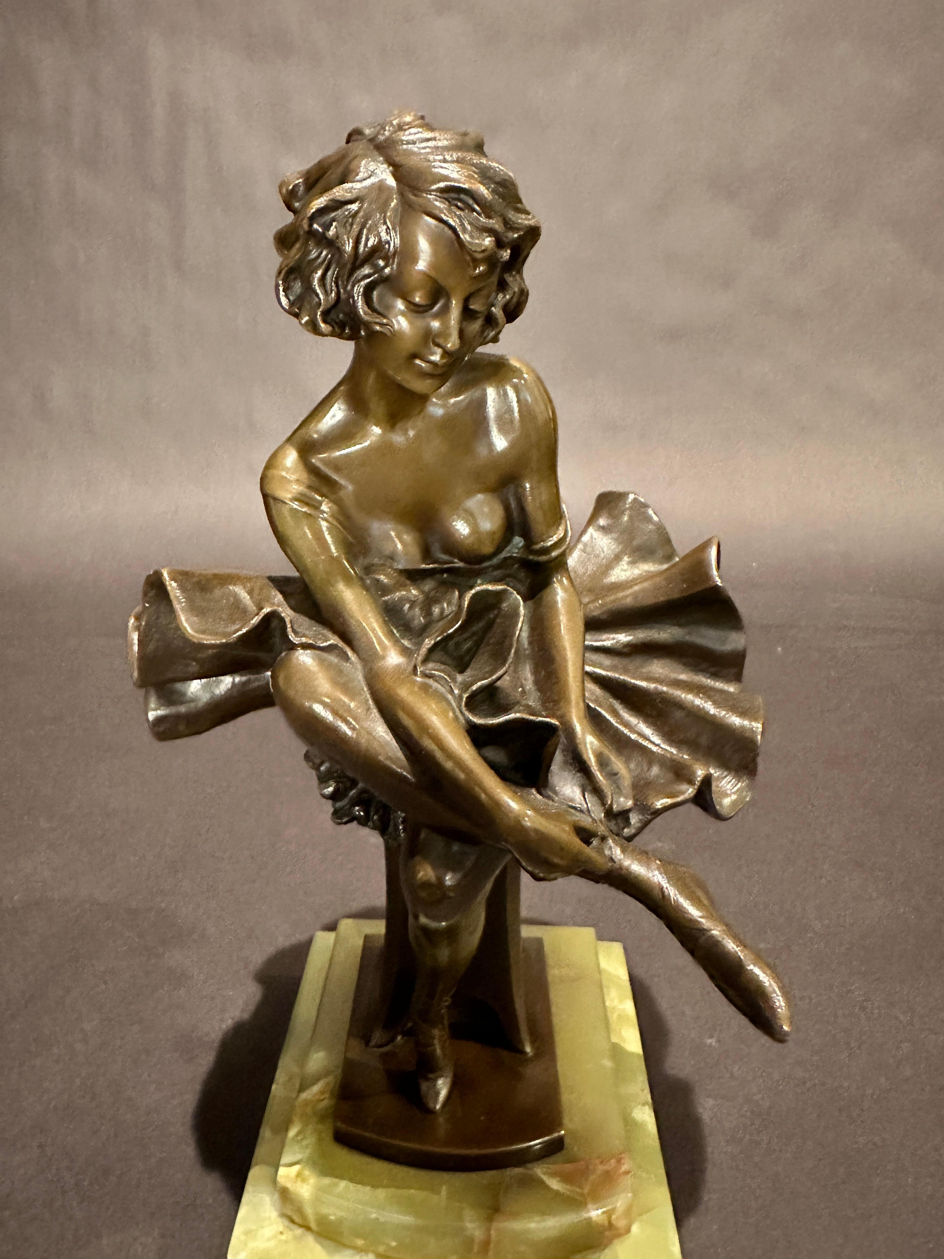 Bronzeskulptur einer sitzenden Ballerina aus Bronze von Josef Lorenzl im Angebot 1