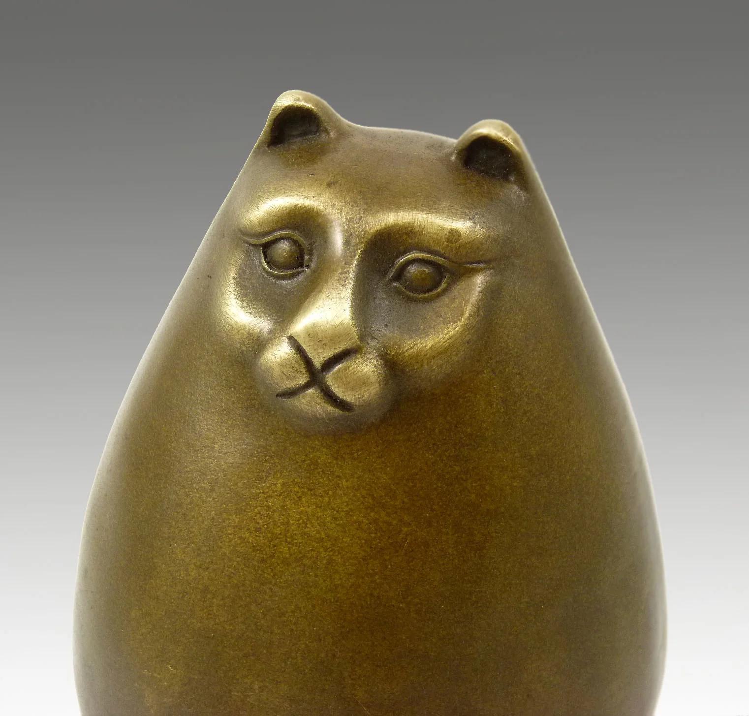 Bronze Sculpture of the Big Cat after Fernando Botero, 20th Century. In Good Condition For Sale In Saint-Ouen, FR