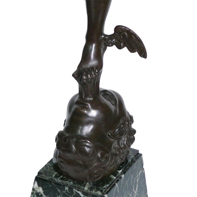 Francese Scultura in bronzo del dio Mercurio in vendita