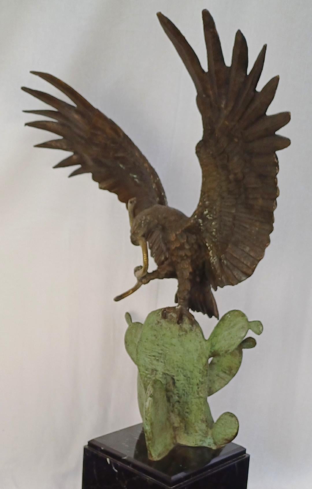 Moderne Sculpture en bronze d'Alberto Estrada représentant l'aigle mexicain