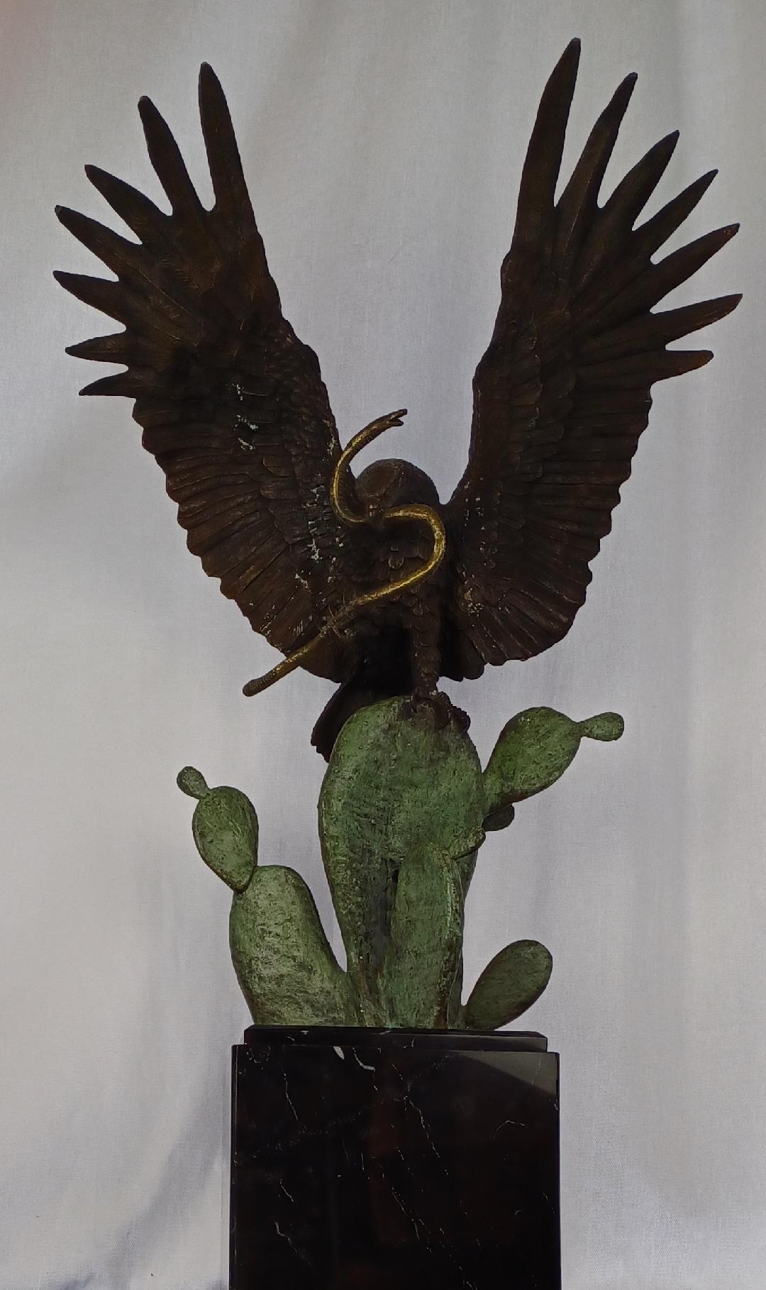 Mexicain Sculpture en bronze d'Alberto Estrada représentant l'aigle mexicain