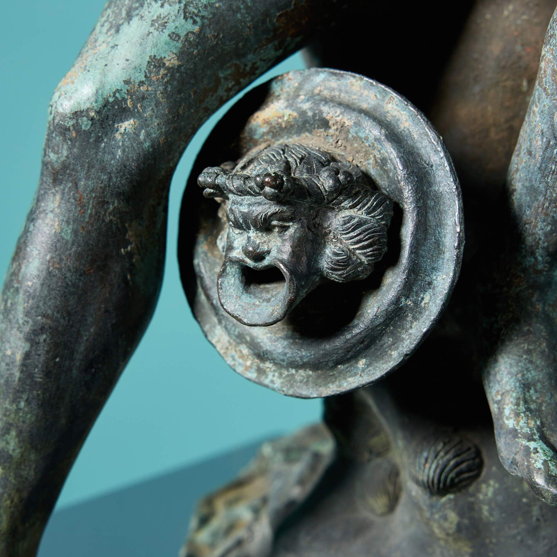 Italiano Scultura in bronzo del pescatore napoletano secondo l'Antico in vendita