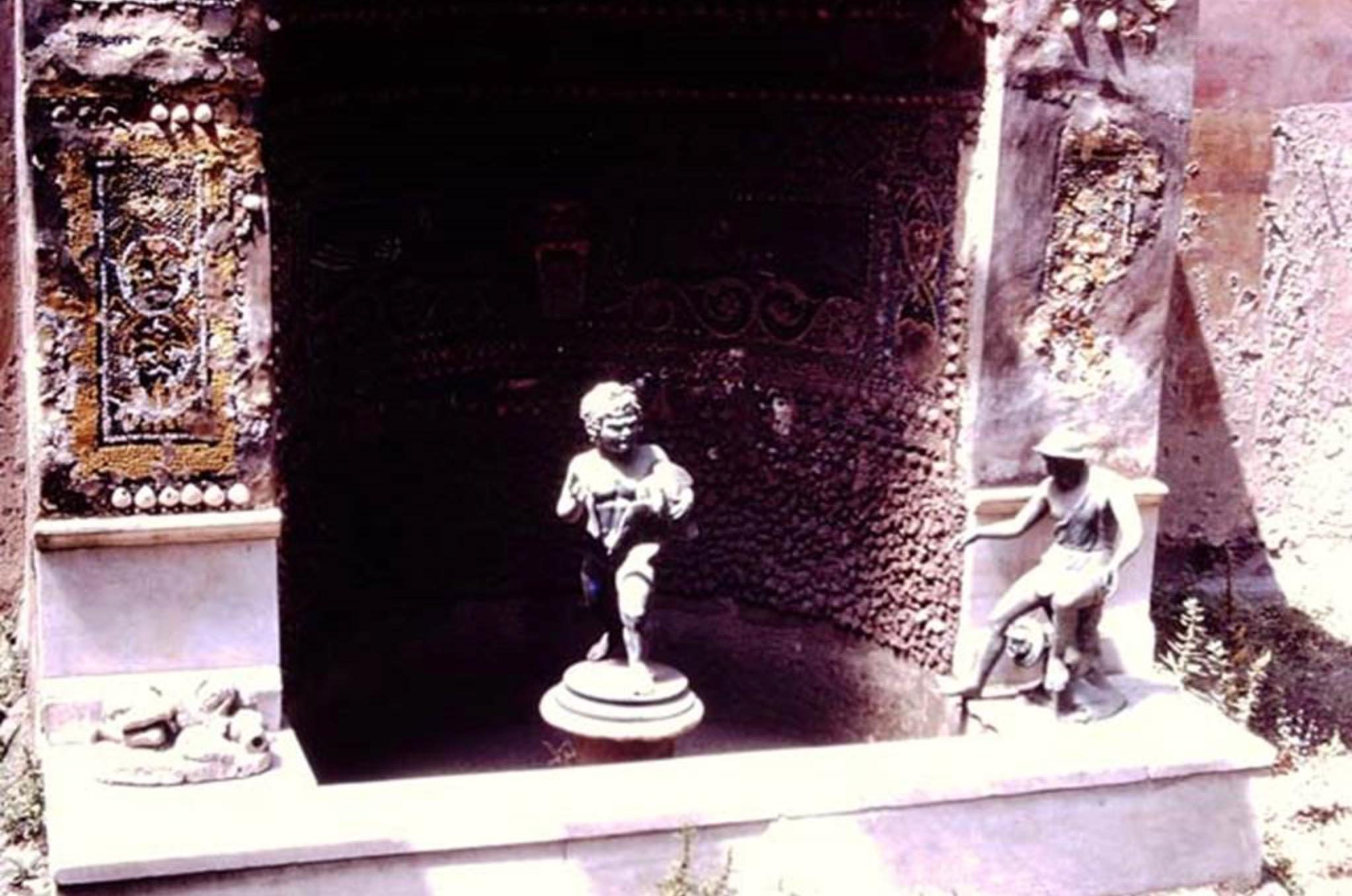 Scultura in bronzo del Pescatore napoletano dopo l'Antico, XIX secolo in vendita 7