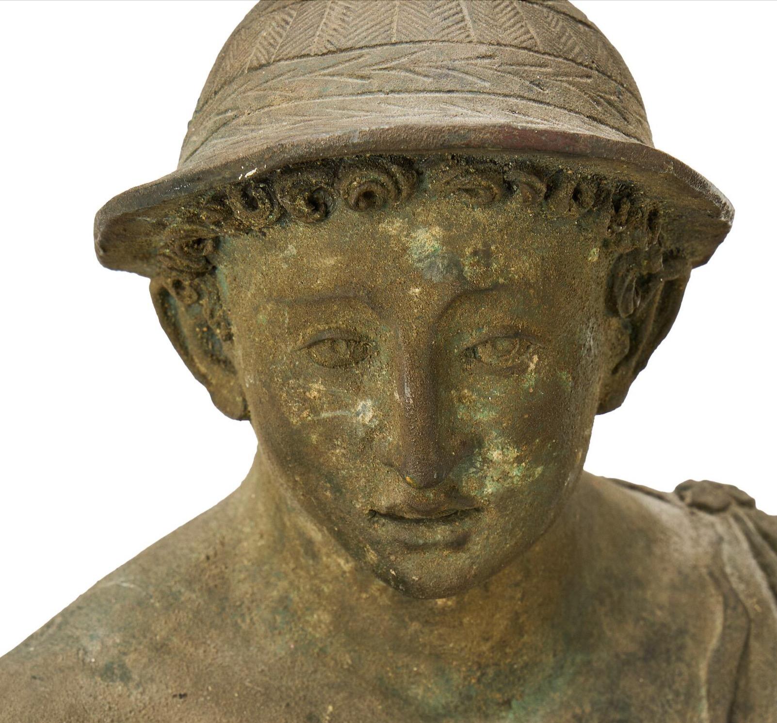 Scultura in bronzo del Pescatore napoletano dopo l'Antico, XIX secolo In condizioni buone in vendita a Stockholm, SE