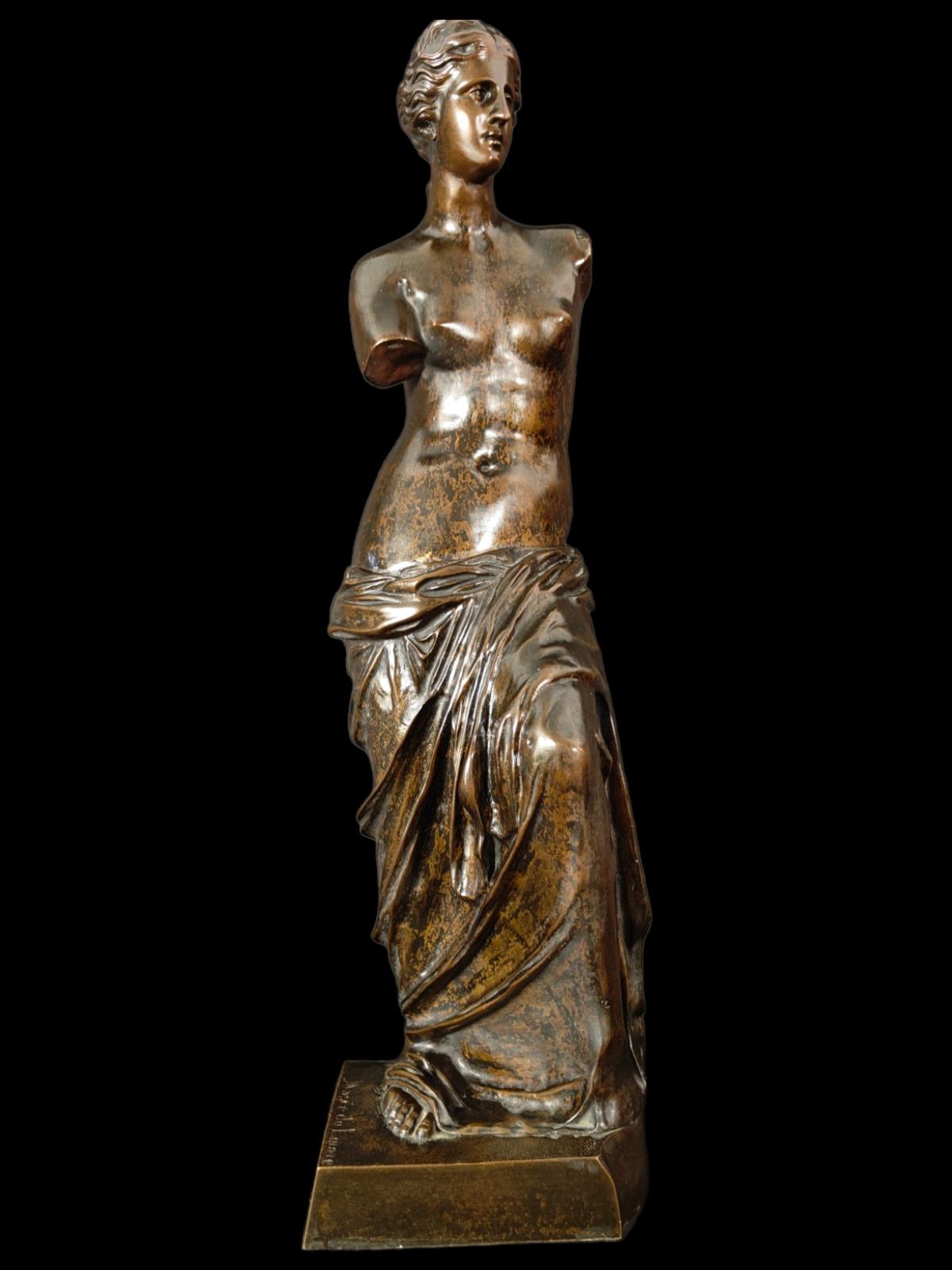 Bronze Sculpture of Venus, Louvre Museum, 19th Century For Sale 1