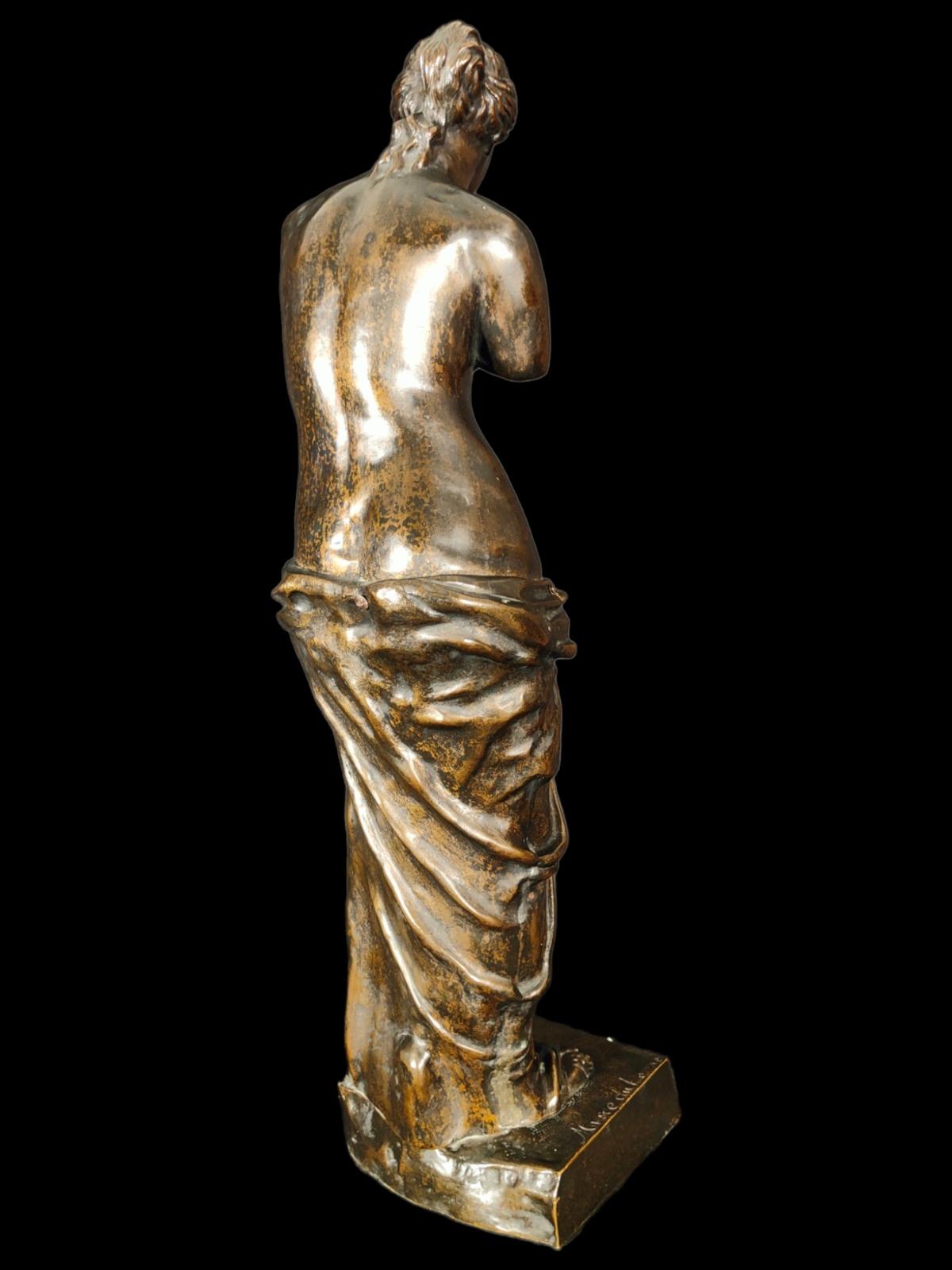 French Bronze Sculpture of Venus, Louvre Museum, 19th Century For Sale