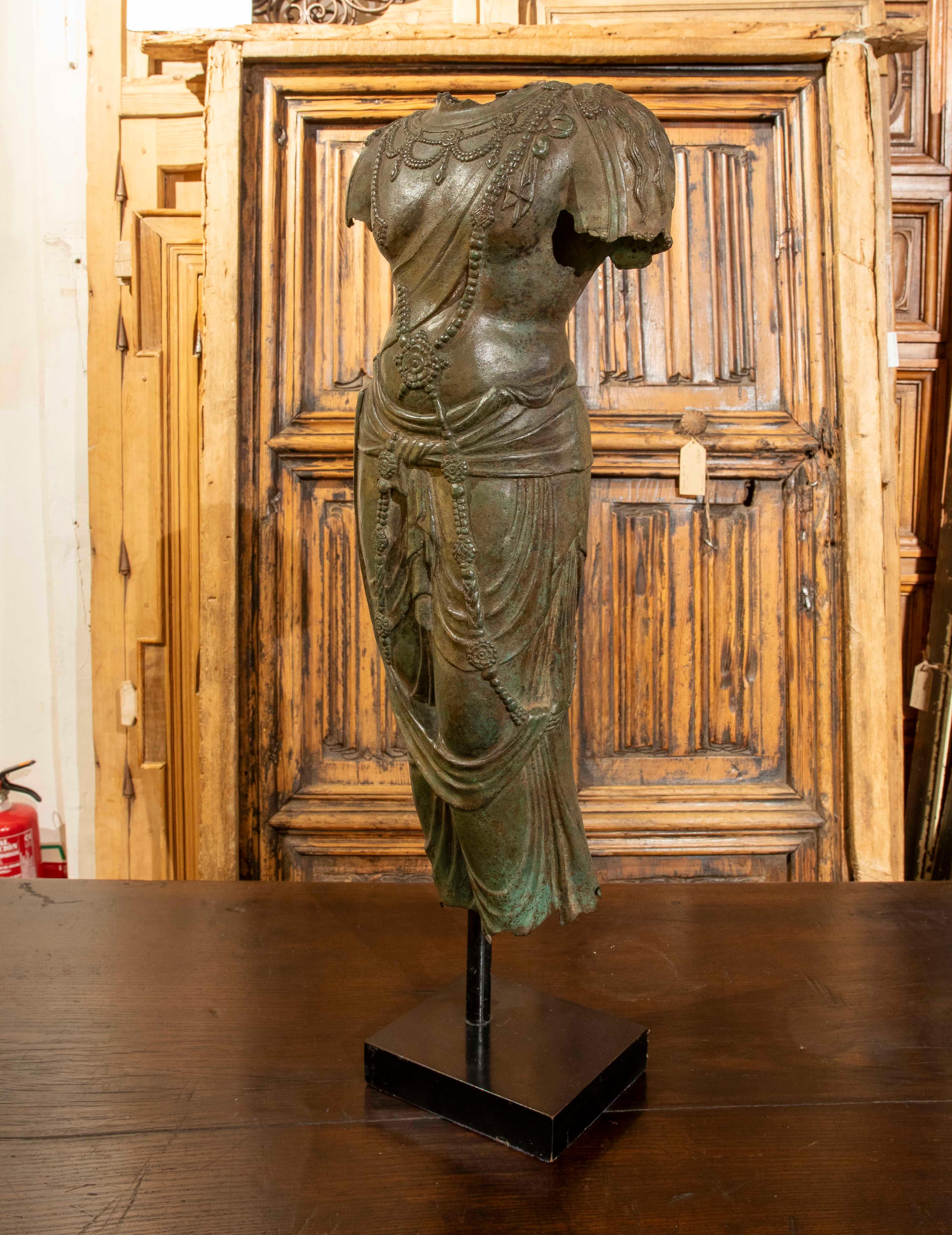 Bronze Sculpture of Woman in Oriental Costume on Wooden Base In Good Condition For Sale In Marbella, ES