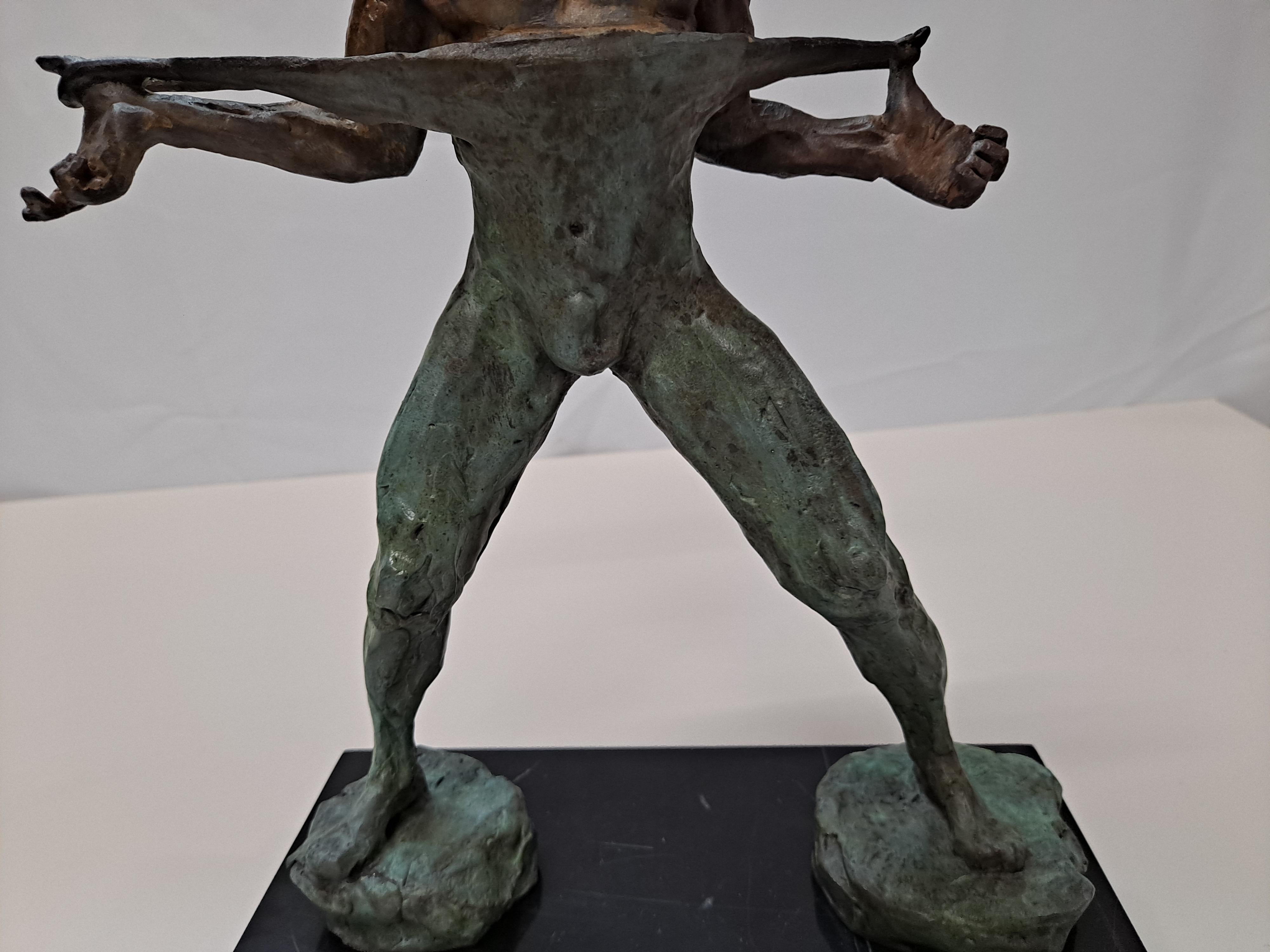 Sculpture en bronze d'un lutteur signée « Fisher » avec base en marbre en vente 2
