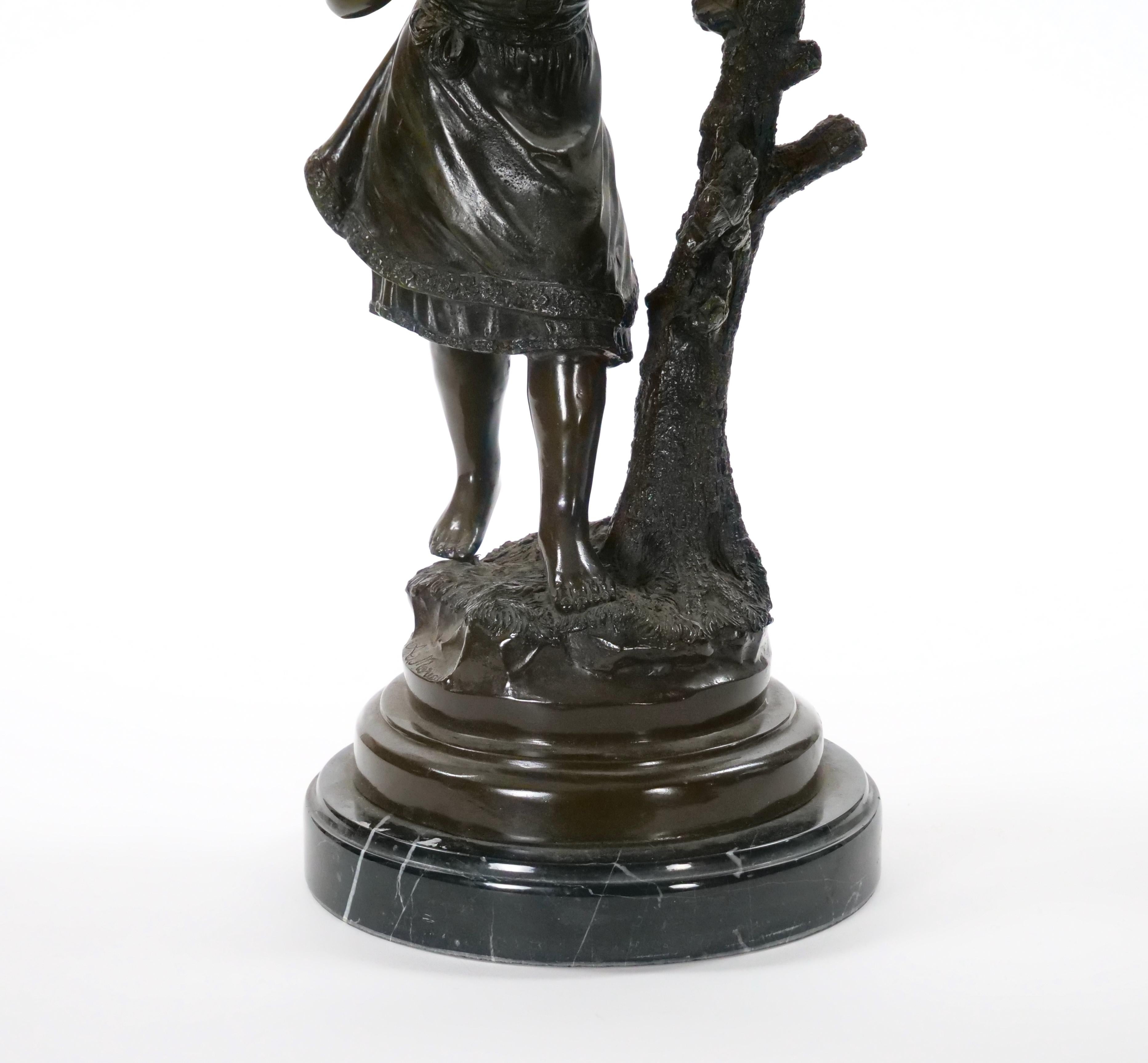 Calco Scultura in bronzo di giovane ragazza / Base in marmo di Moreau in vendita