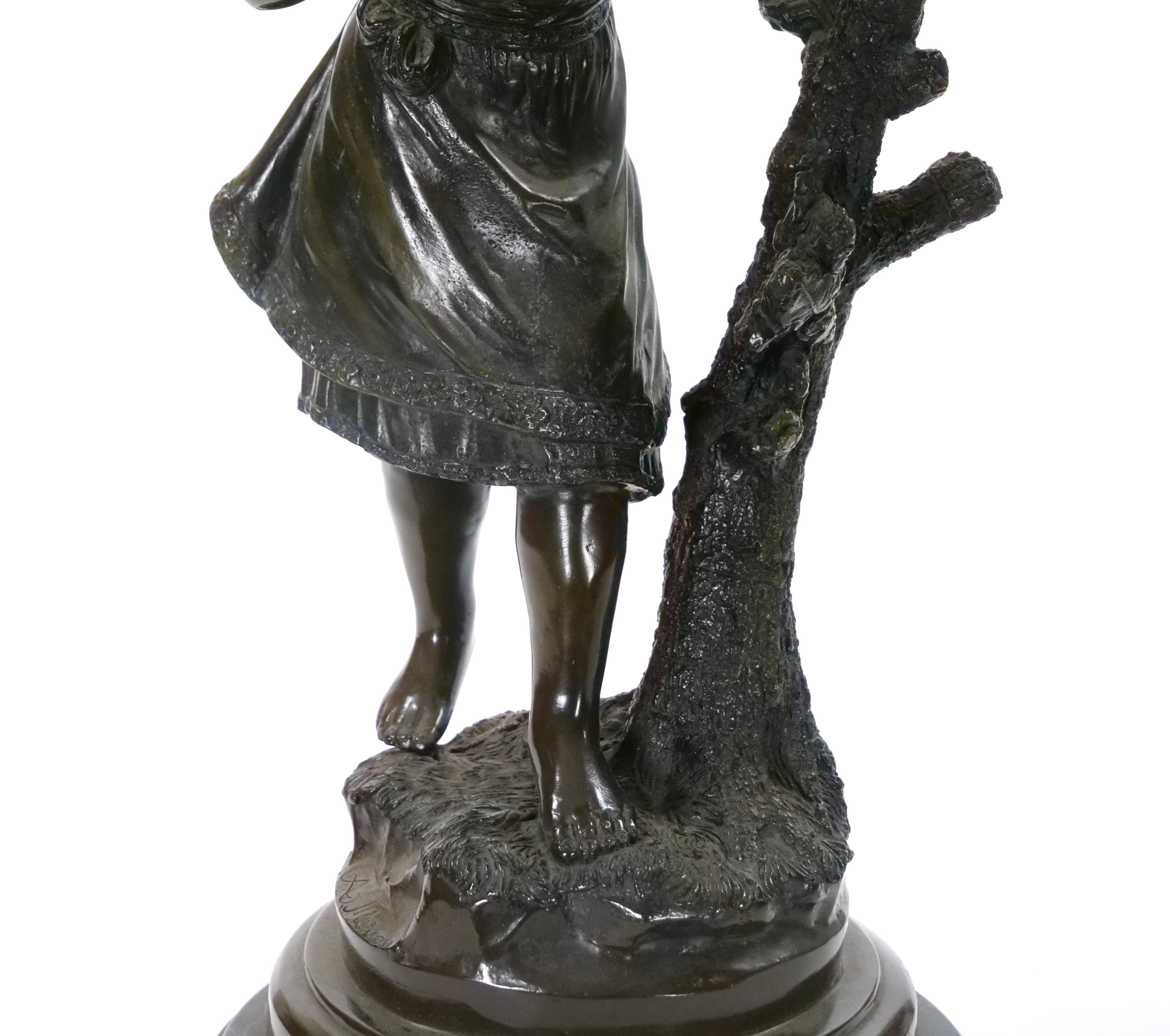 Scultura in bronzo di giovane ragazza / Base in marmo di Moreau In condizioni buone in vendita a Tarry Town, NY