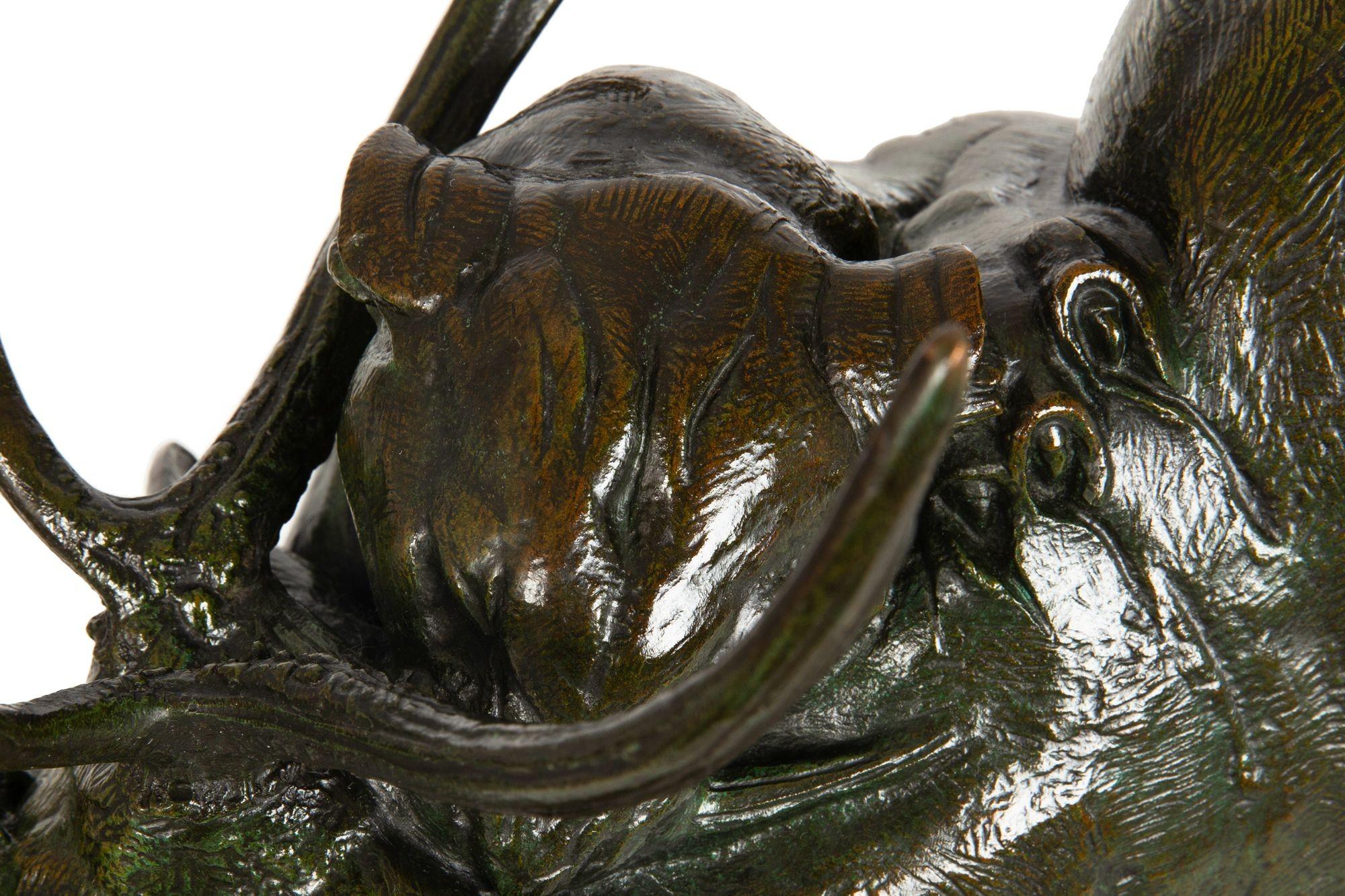 Escultura de bronce 