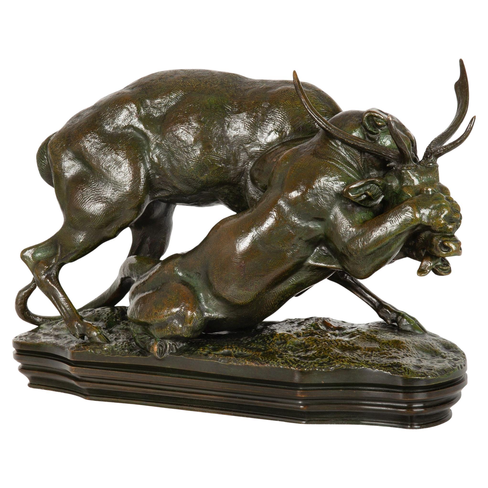 Escultura de bronce "Pantera apresando ciervo" según Antoine-Louis Barye y Barbedienne en venta