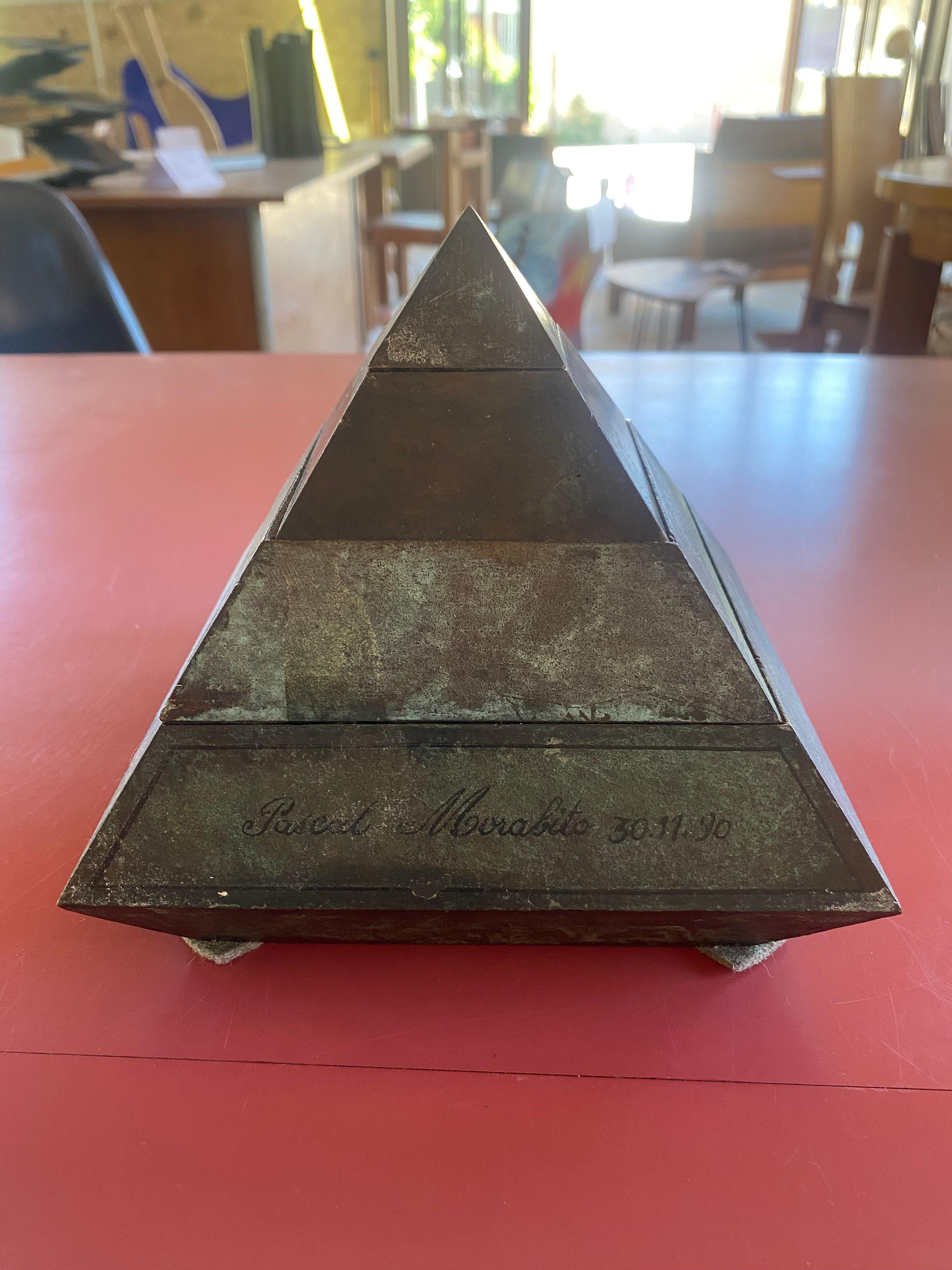 Bronze sculpture 