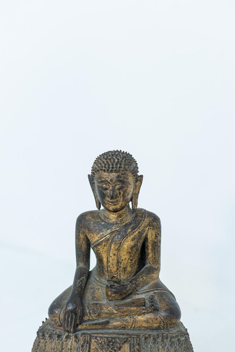 Early 17th Century Bronze Sculpture Rattanakosin Thai Depicting a Buddha For Sale