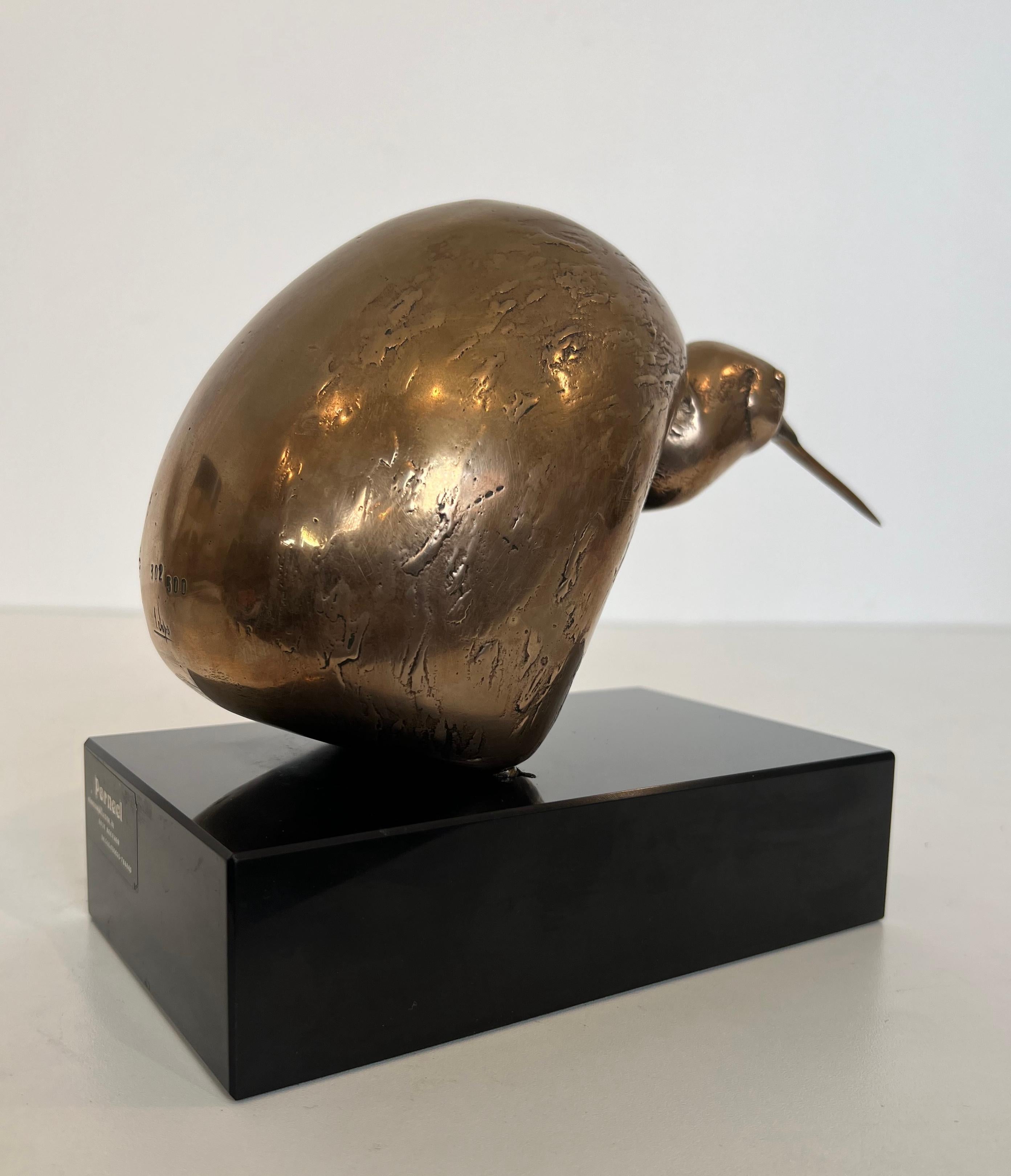 Bronze Sculpture Representing a Stylized Bird on a Black Marble Base, Signed For Sale 10