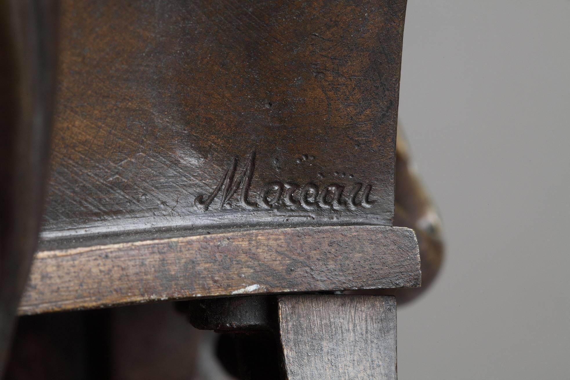 Patiné Sculpture en bronze Femme assise de Moreau:: d'après James Pradier