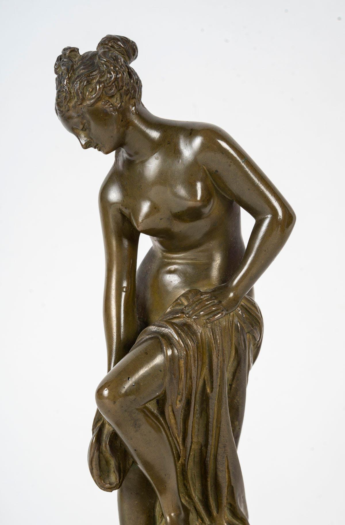 Français Sculpture en bronze signée Moreau, période Napoléon III, XIXe siècle. en vente