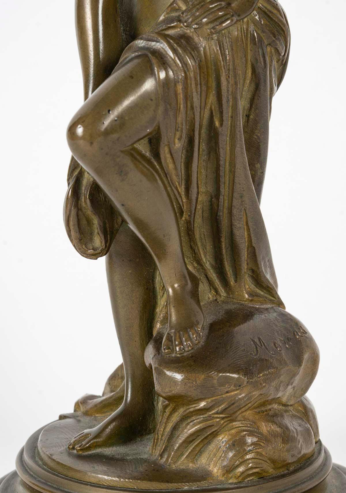 Patiné Sculpture en bronze signée Moreau, période Napoléon III, XIXe siècle. en vente