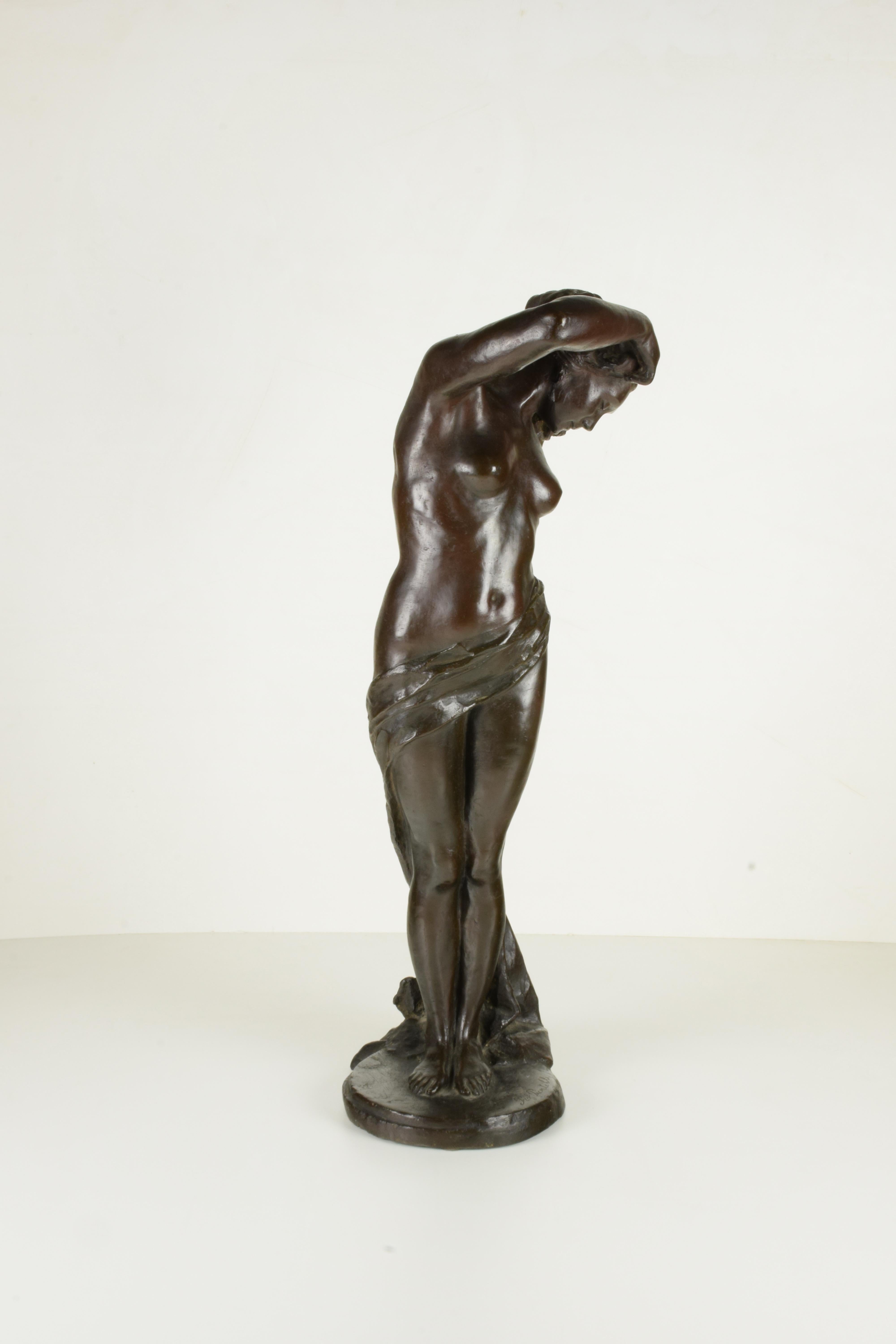In dark patina bronze 
Signed by Prof. Puntelli 
Measures: Height 75 cm.