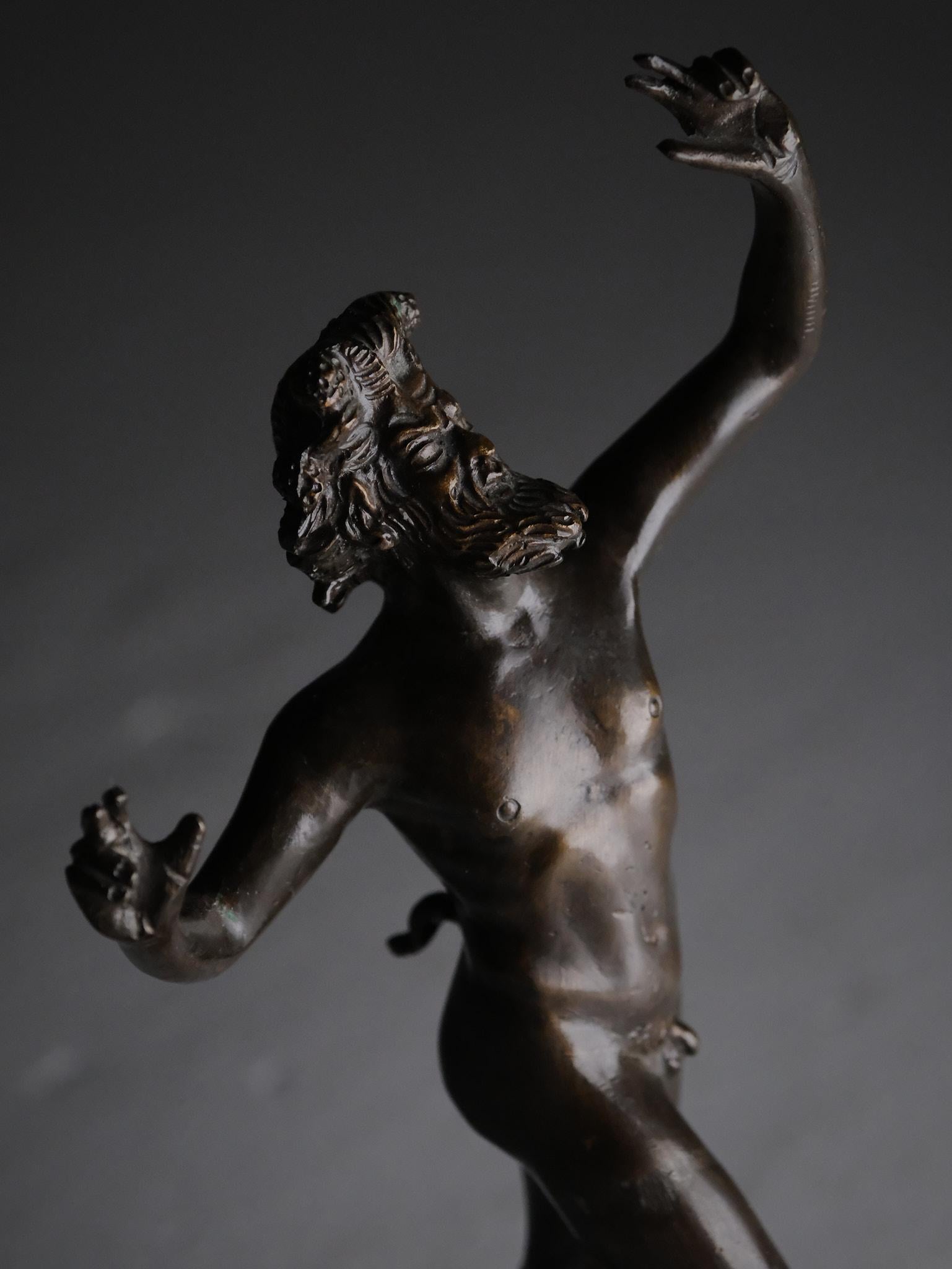 Escultura de bronce 