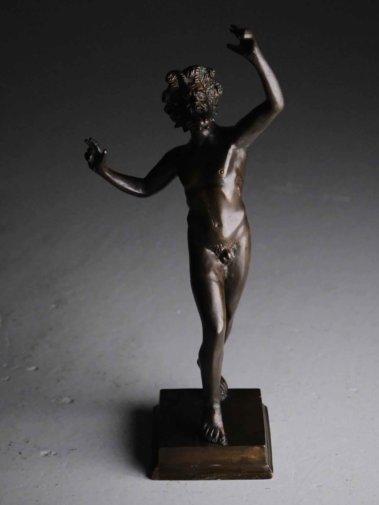Escultura de bronce 