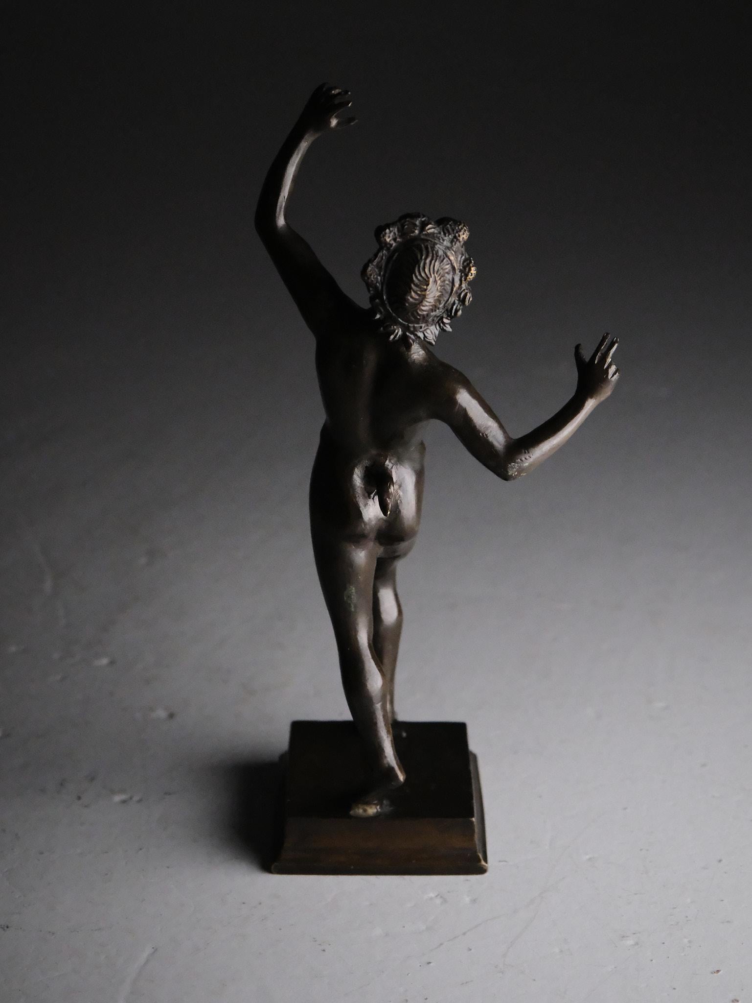Escultura de bronce 