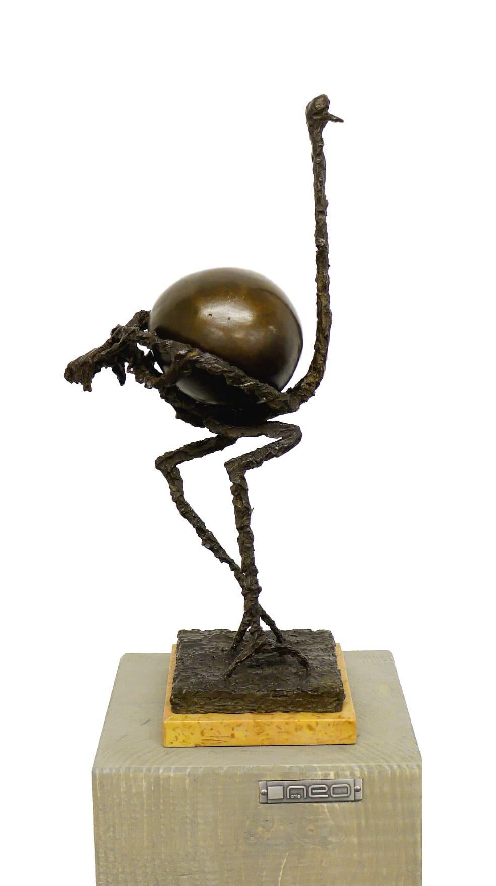 Francese Scultura in bronzo - Lo struzzo - Salvador Dalí in vendita