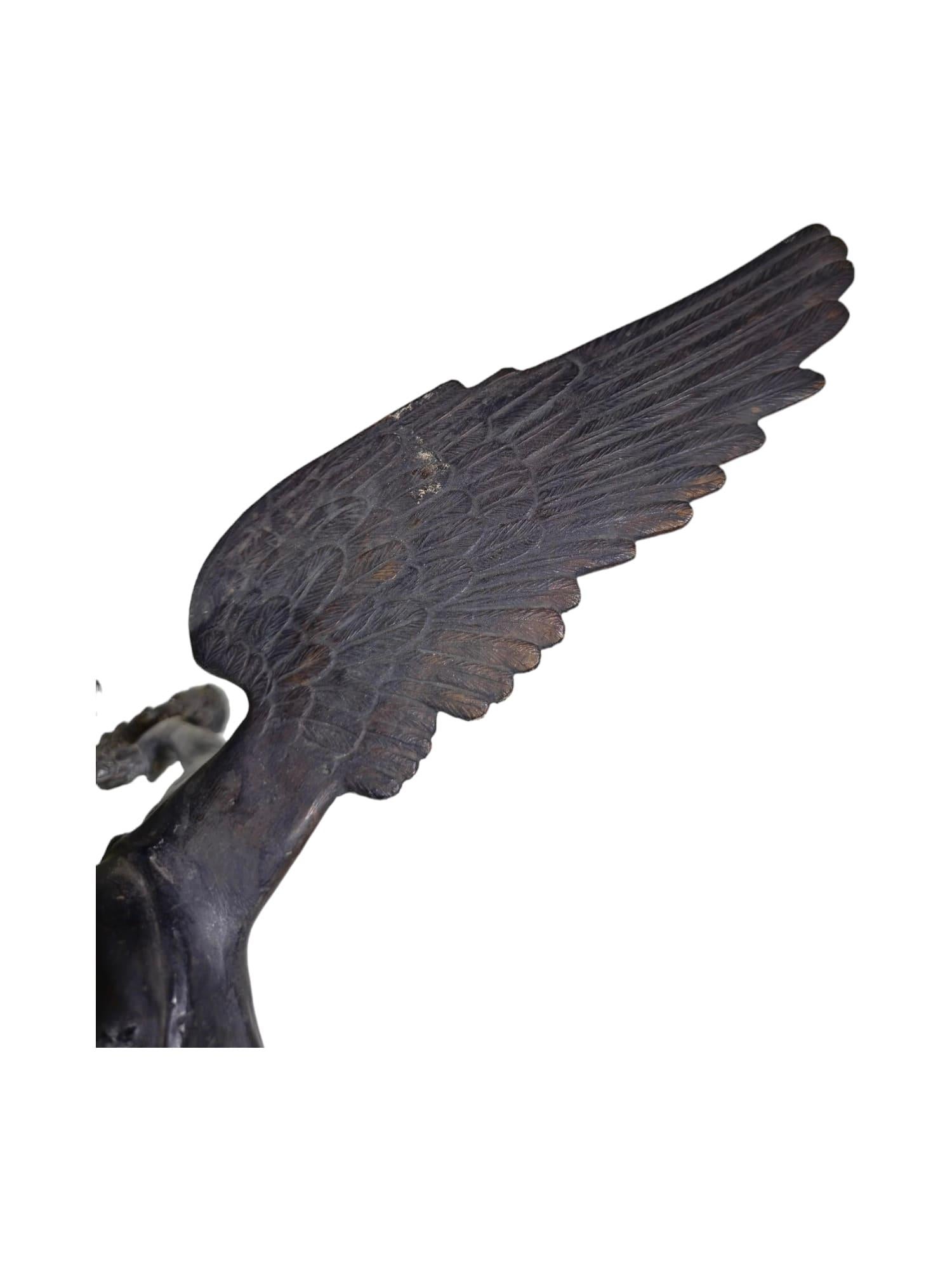 Sculpture en bronze - Victorie ailée de l'ère du Grand Tour en vente 7