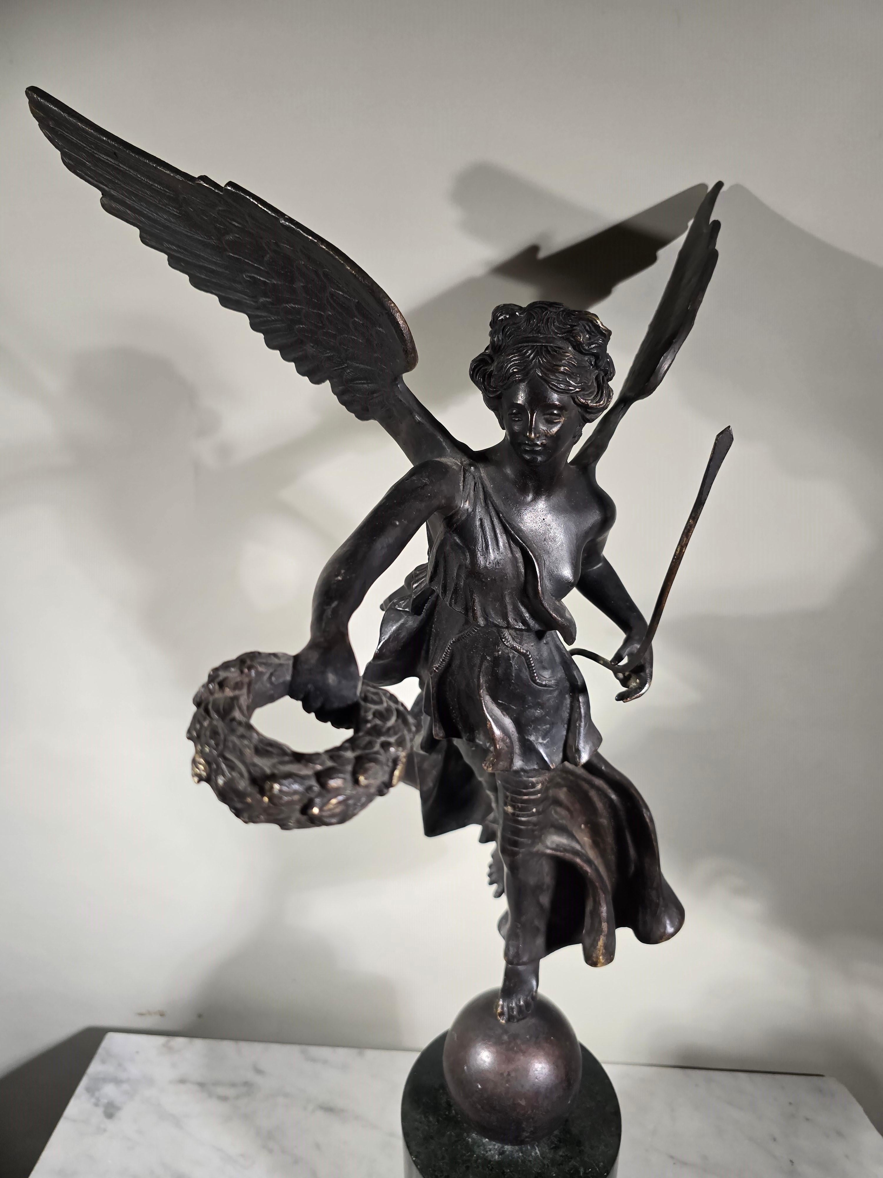 Bronze Sculpture - Winged Victory of the Grand Tour Era In Good Condition For Sale In Madrid, ES