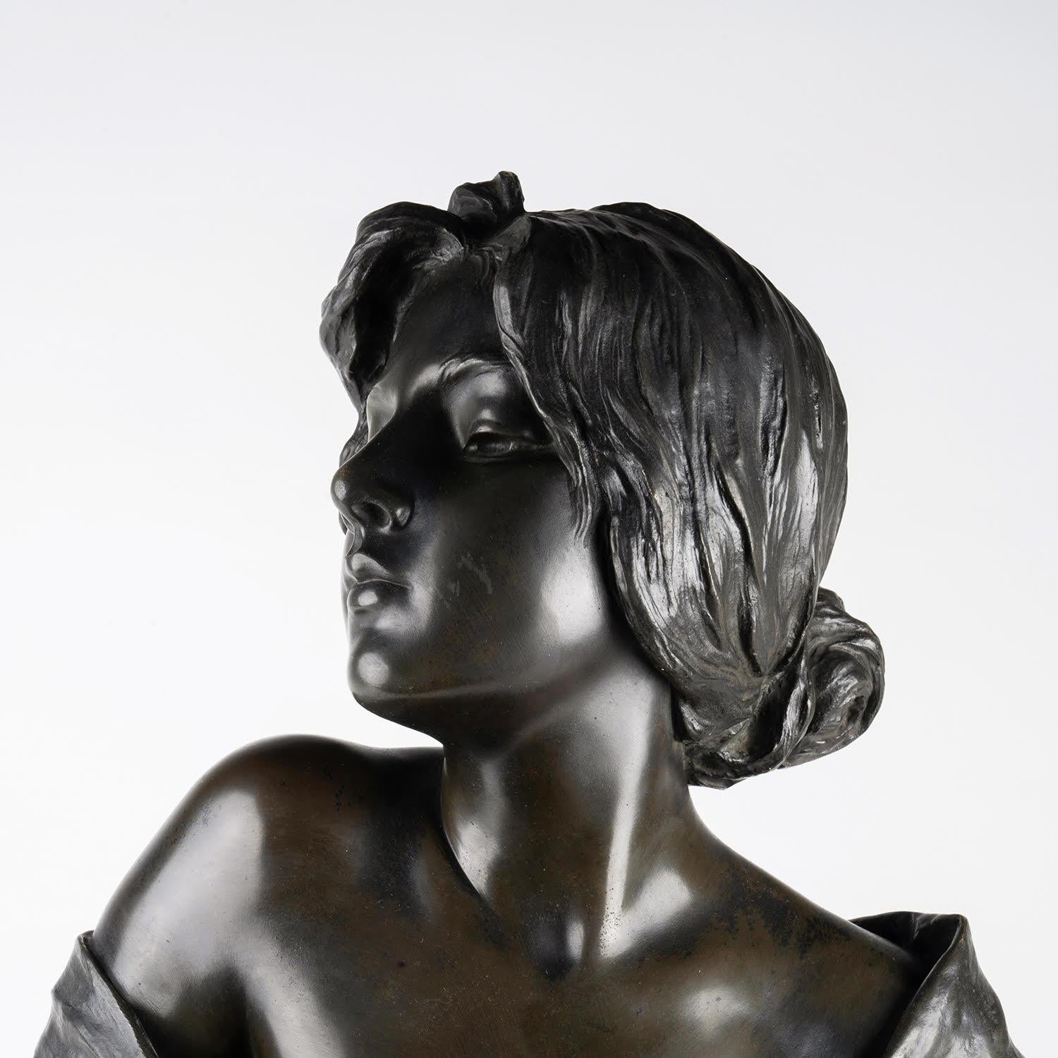 Bronzeskulptur mit brauner Patina, Büste von Emmanuel Villanis, Jugendstil. (20. Jahrhundert)