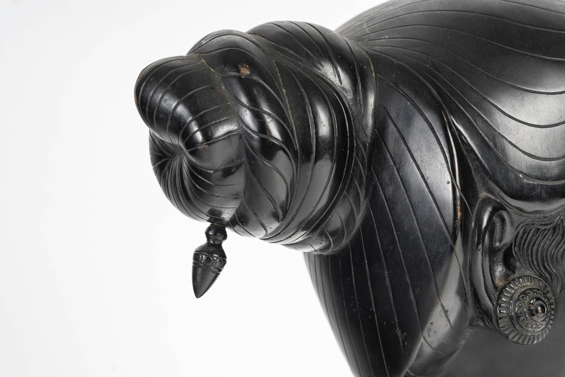 Bronze Sculpture with Brown Patina, Signed Gia-Loï, 20th Century Vietnames. In Good Condition In Saint-Ouen, FR
