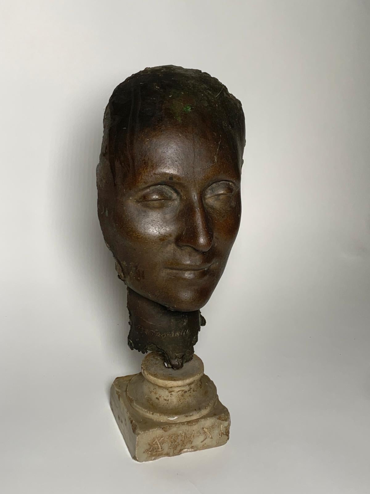 Bronze Sculpture Woman's Face by Umberto Mastroianni In Excellent Condition For Sale In Milan, Italy