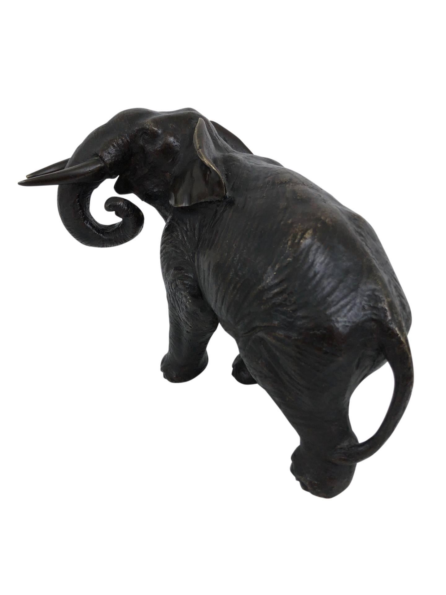 Bronzeskulptur eines Elefanten, Asien, um 1900 im Zustand „Hervorragend“ in Ulm, DE