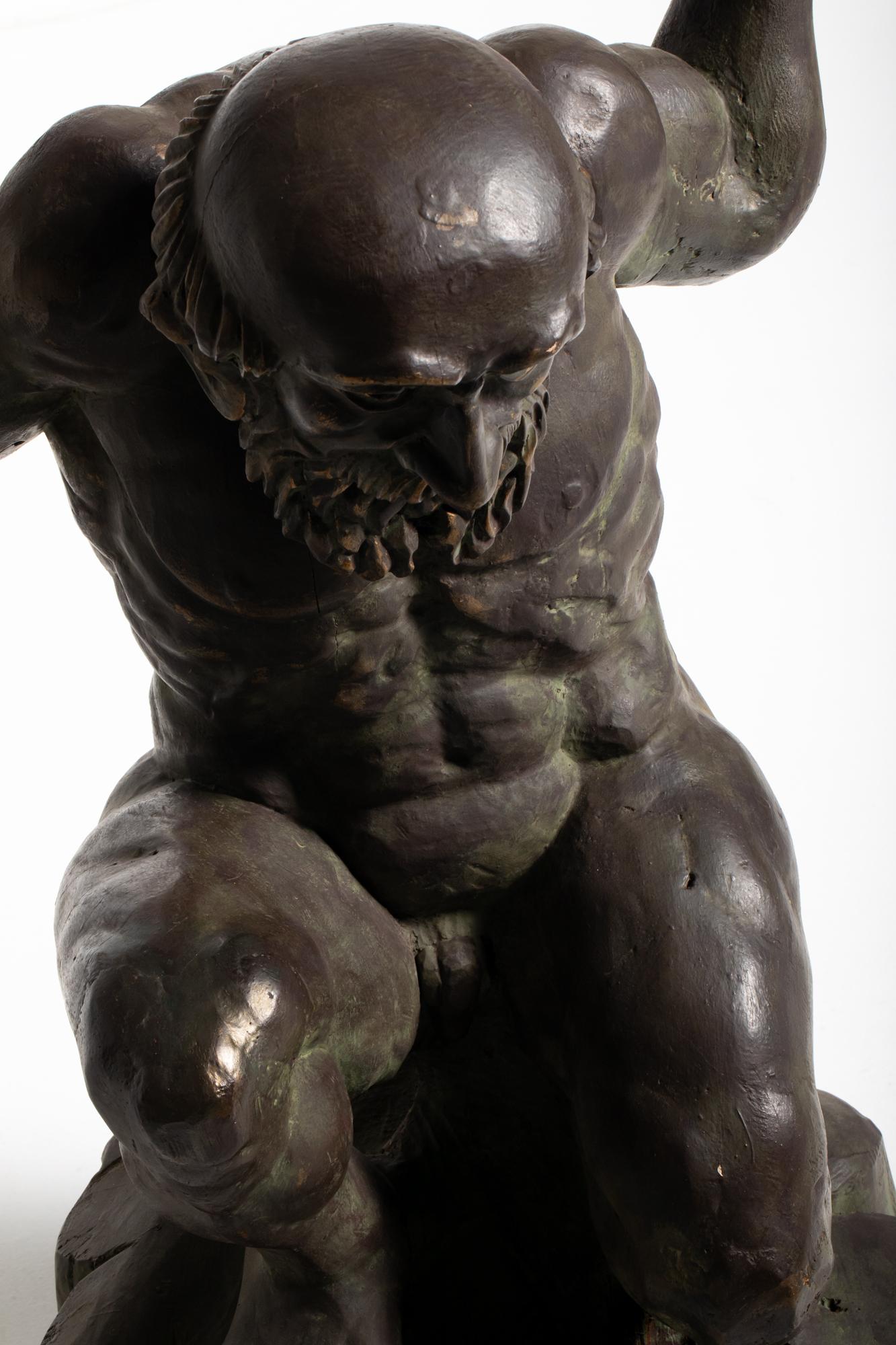 Bois Statue d'un Atlas sculptée en bronze - menuiserie européenne des années 1960 en vente