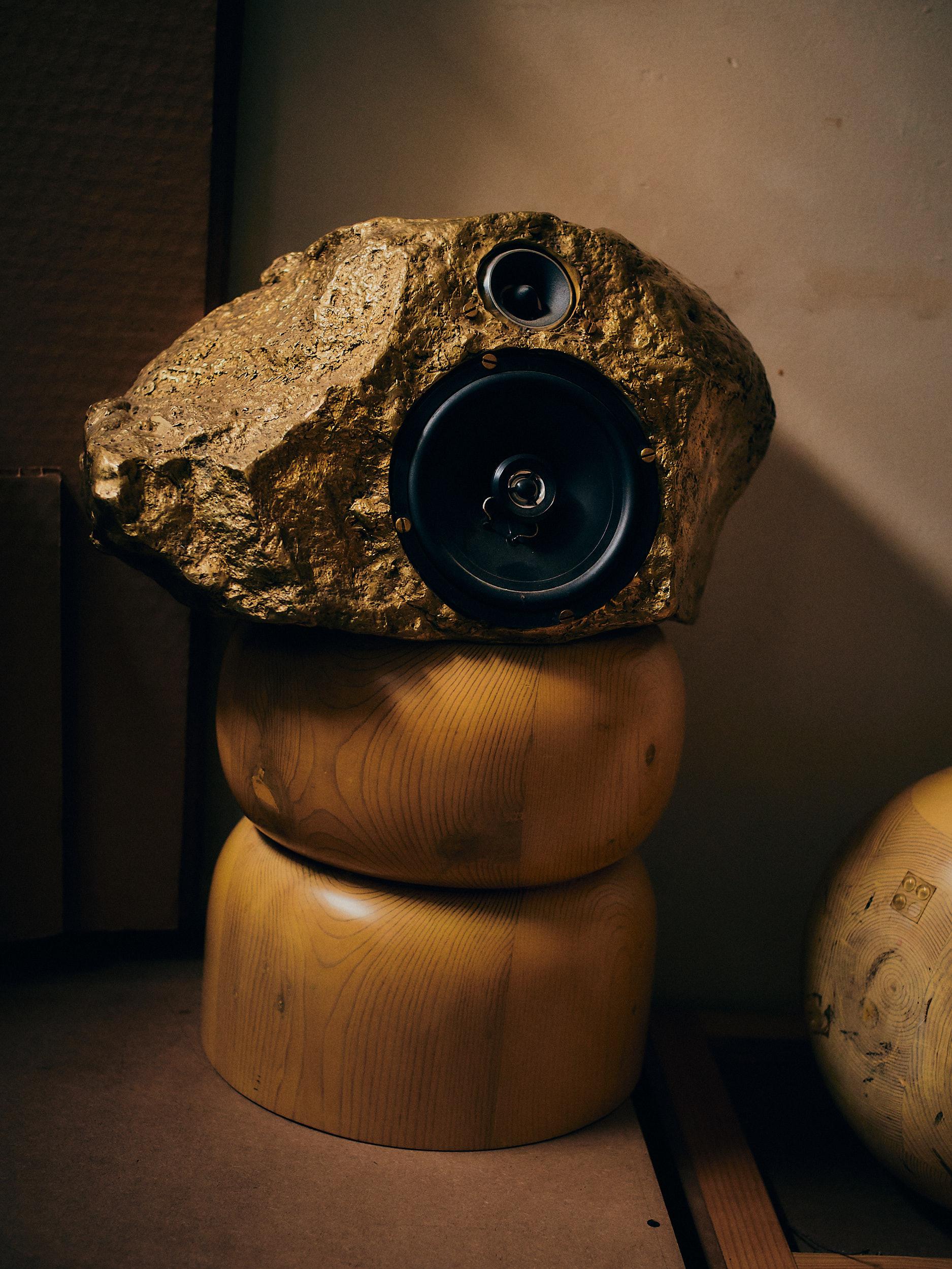 Bronze Scultural Singing-Stone MDL. C. Speaker For Sale 1