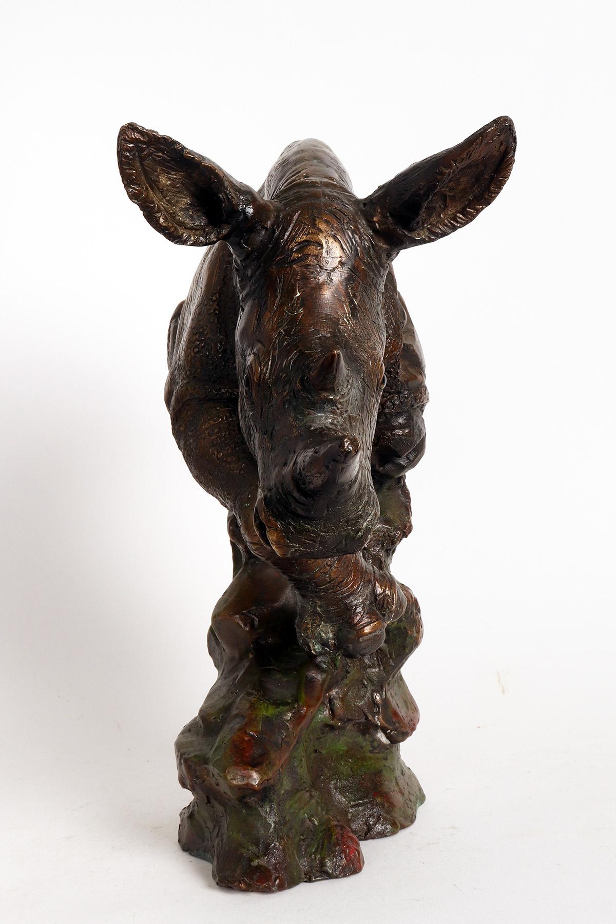 Bronze sculture depicting a rhinoceros, France 1870 ca.   In Good Condition For Sale In Milan, IT