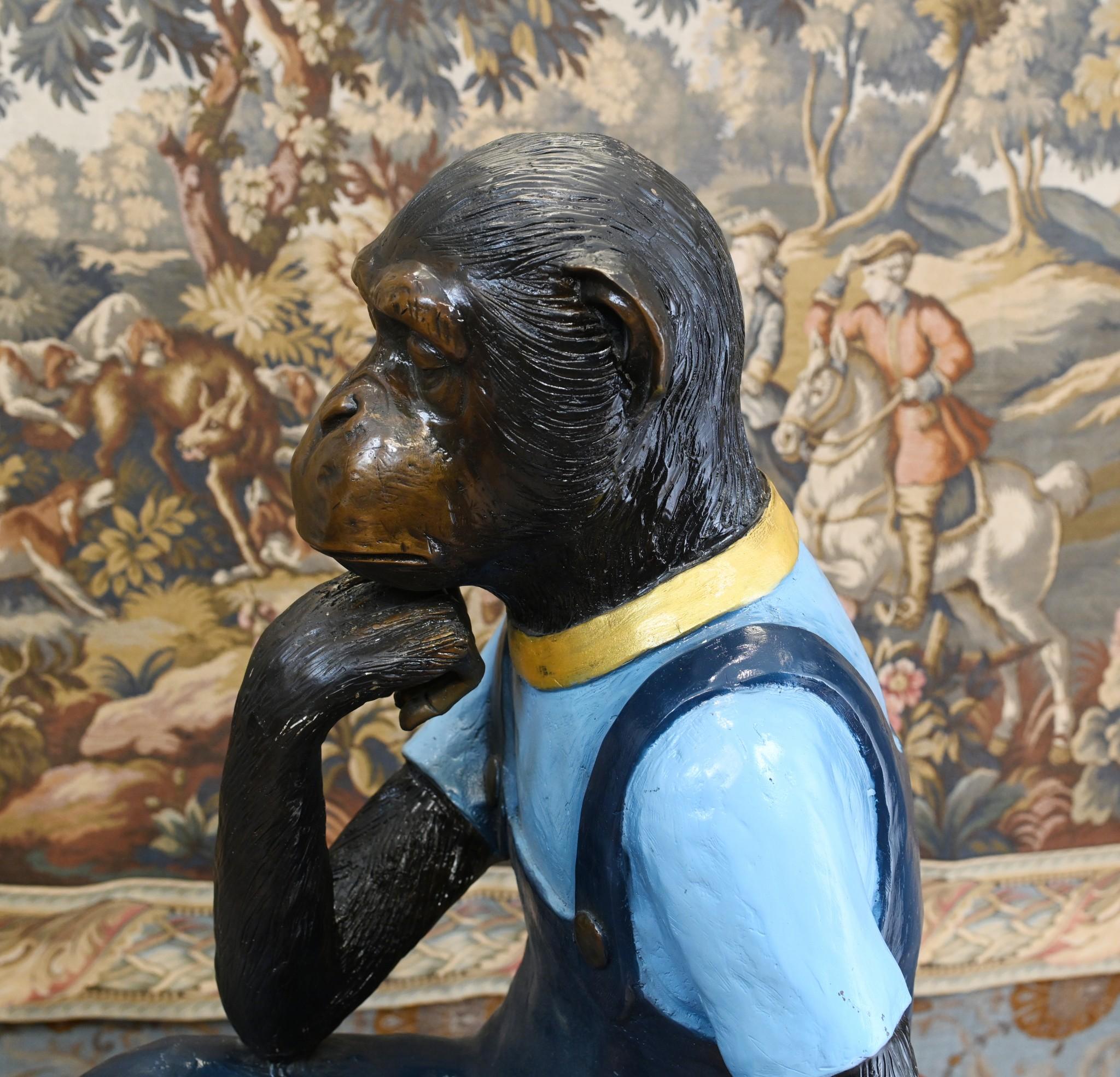 Statua di scimmia scimpanzé seduto in bronzo Colata di scimpanzé in vendita 1