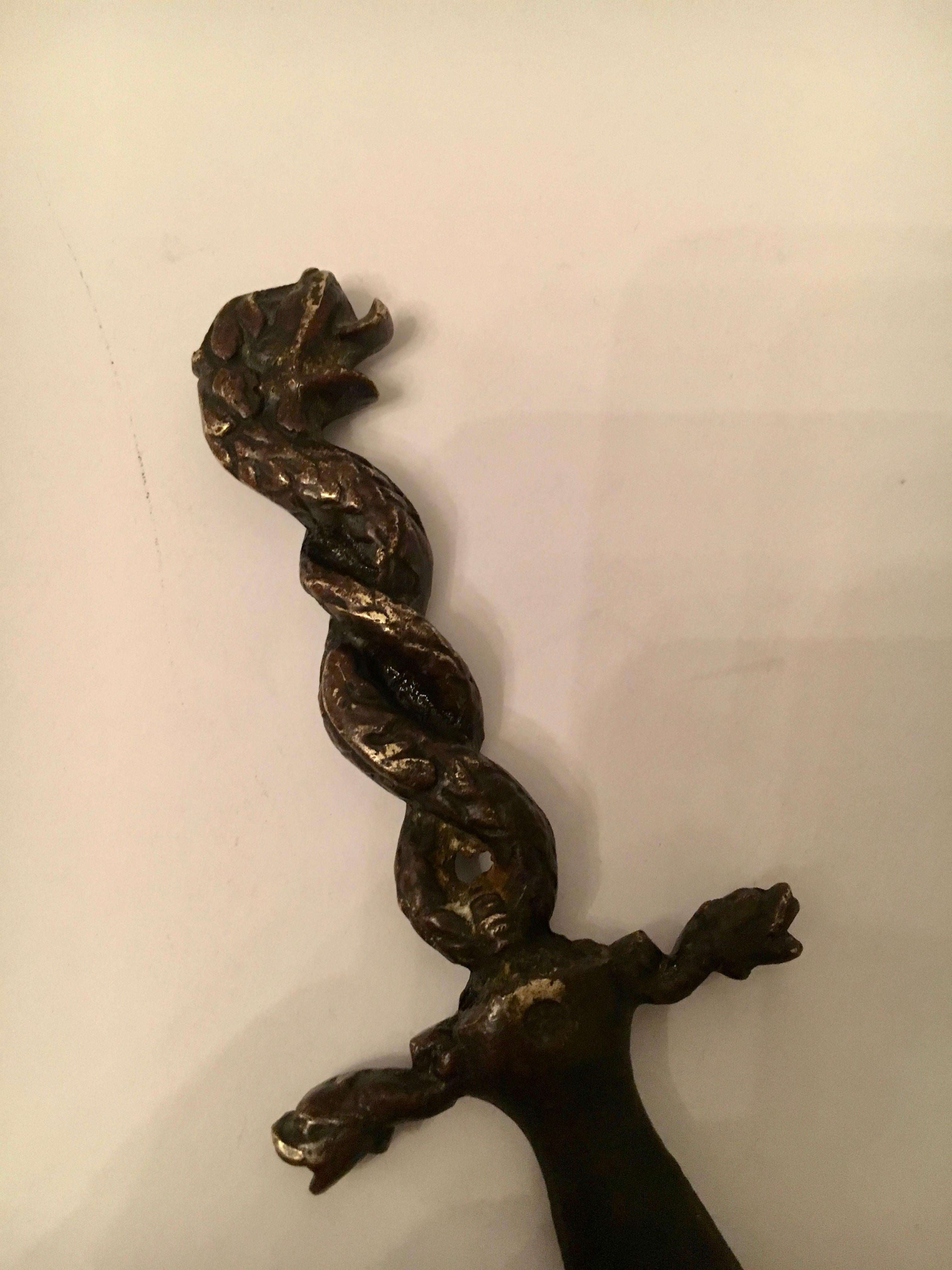 Gothique Coupe-papiers en forme de serpent de dauphin en bronze