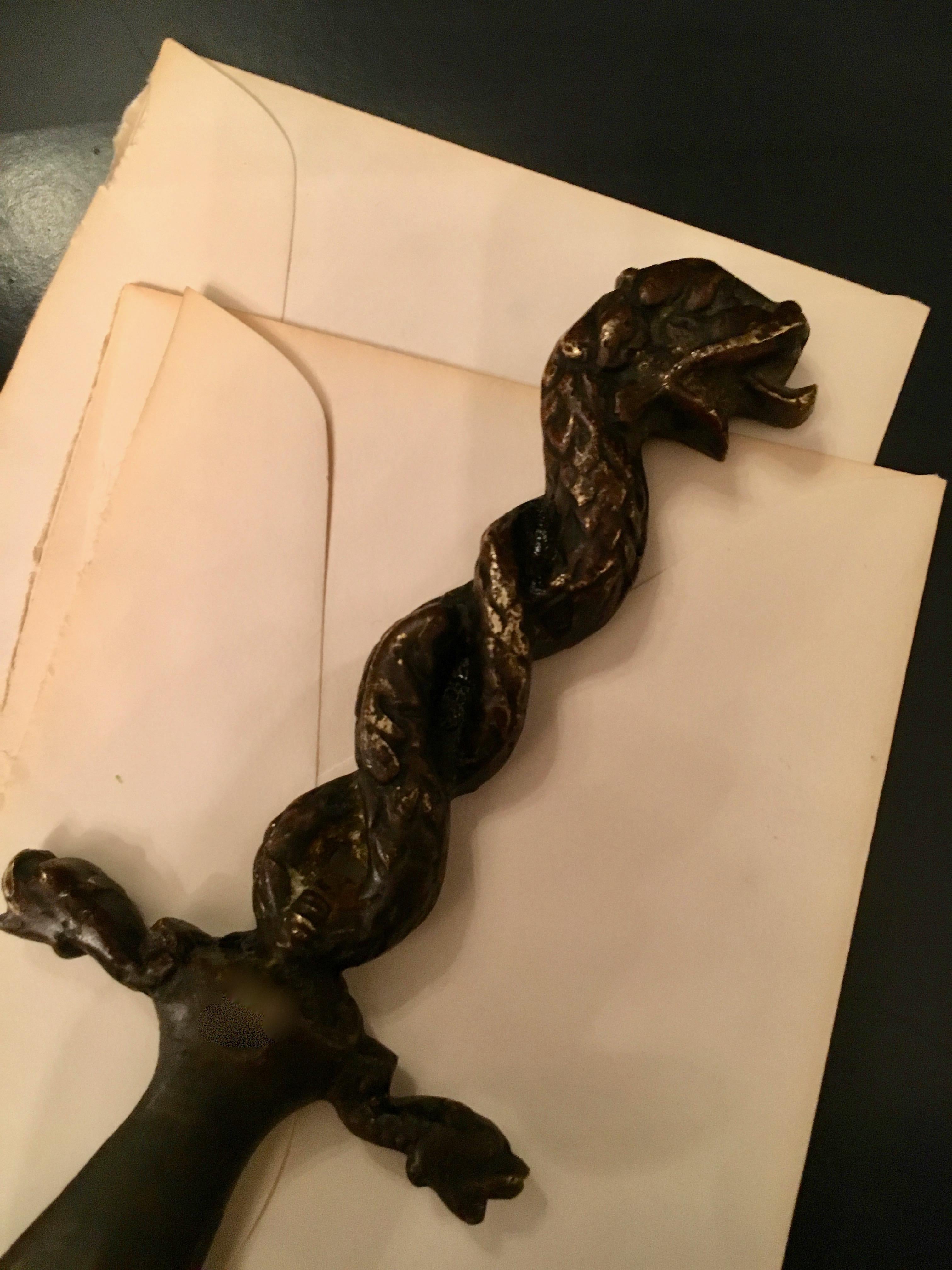 Coupe-papiers en forme de serpent de dauphin en bronze 1