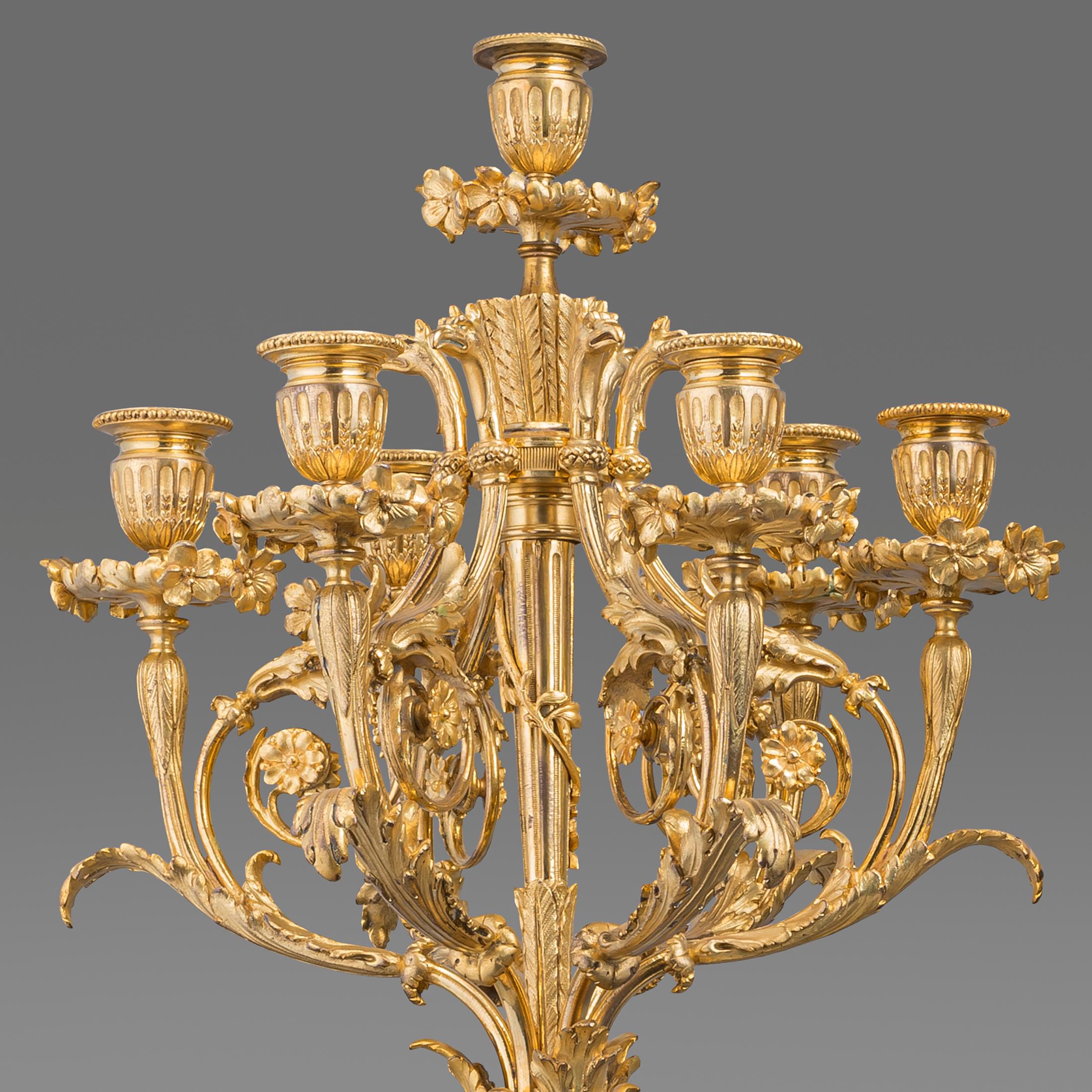 Sechs-Licht-Kandelaber aus Bronze nach Clodion-Guss, Suse Frères, Französisch um 1890 (Louis XVI.) im Angebot