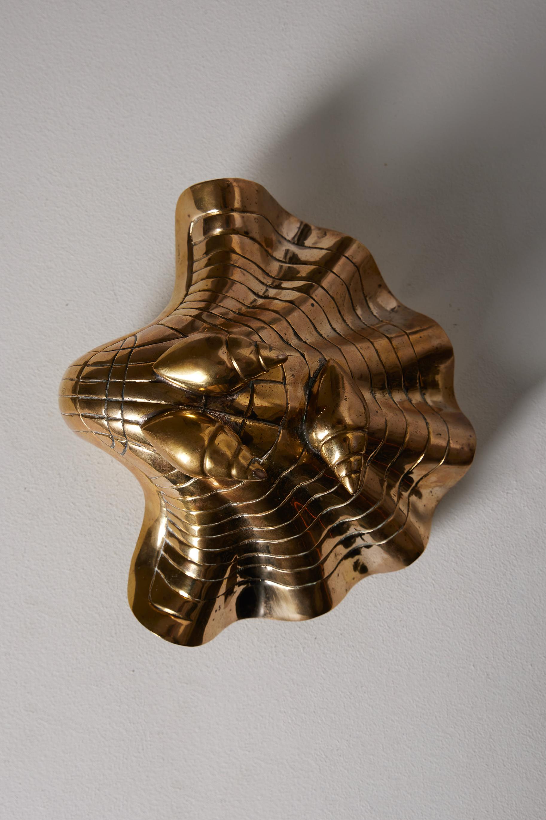Bronze shell-shaped tray 8